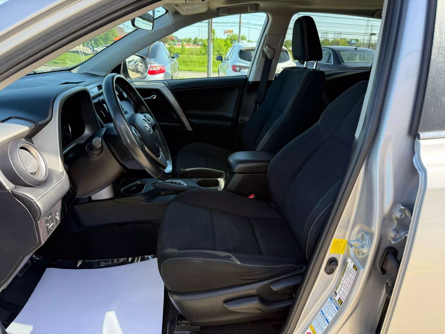 2016 Toyota Rav4 - Image 19