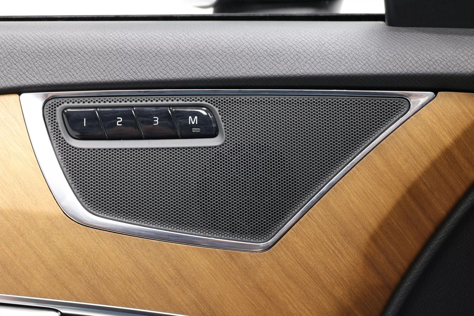 2022 Volvo Xc90 - Image 12