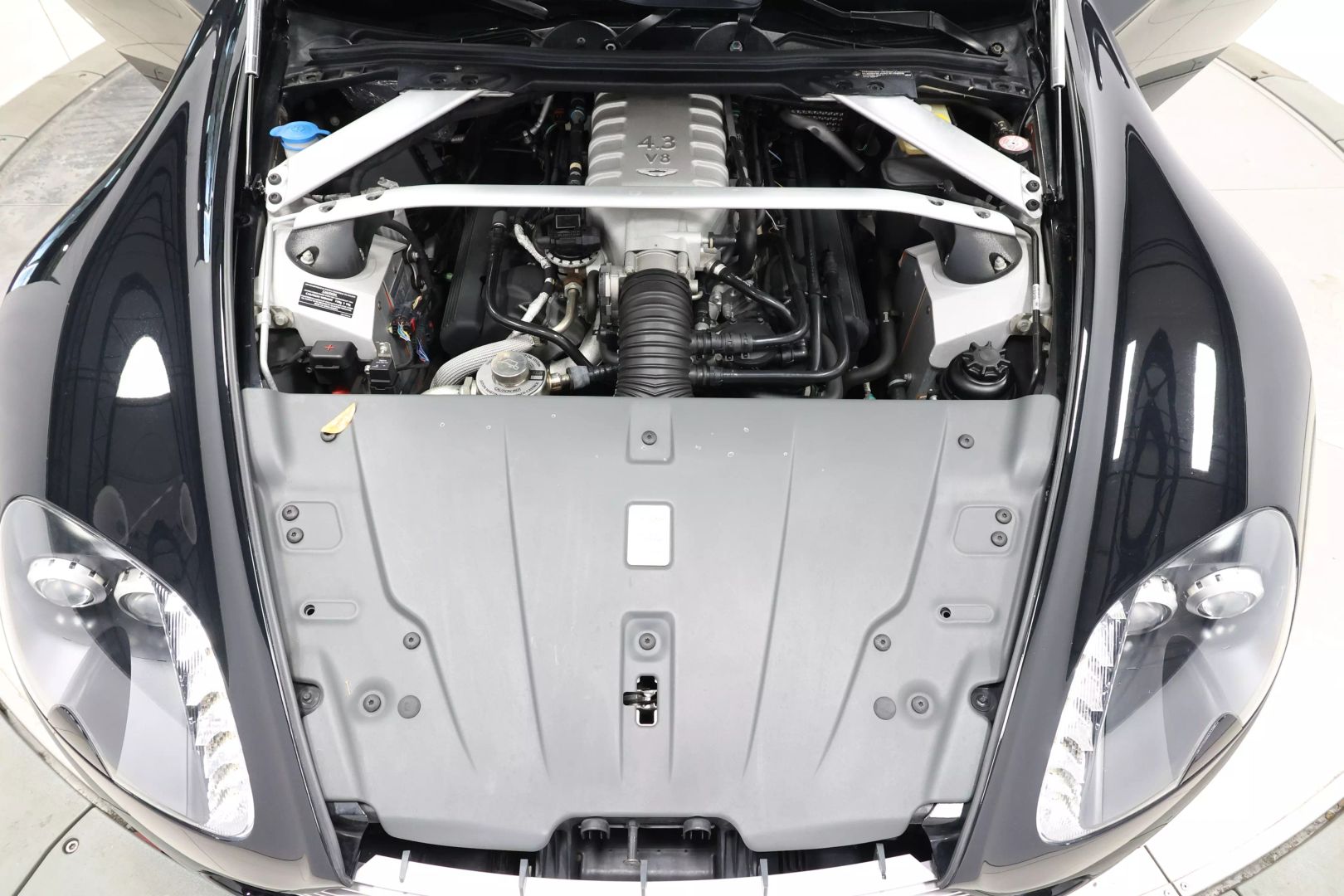 2008 Aston Martin Vantage - Image 84
