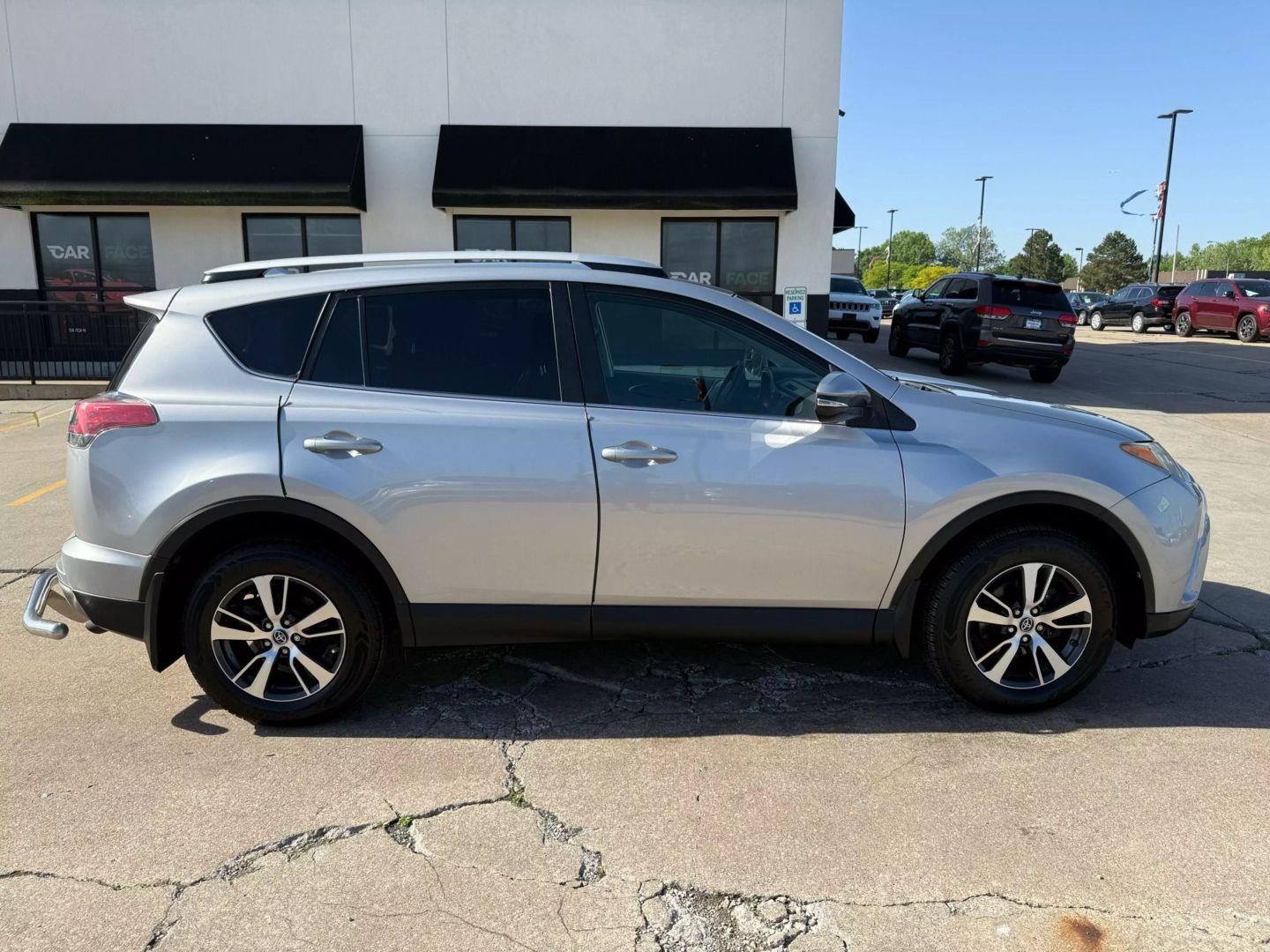 2016 Toyota Rav4 - Image 17
