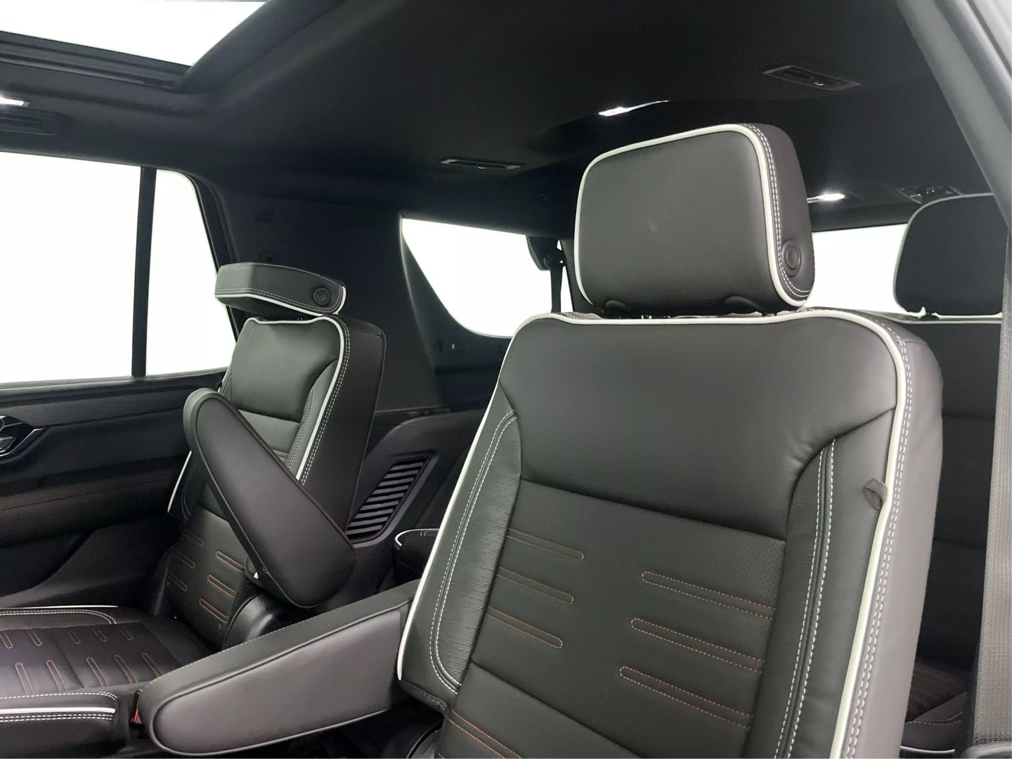2025 Gmc Yukon - Image 15