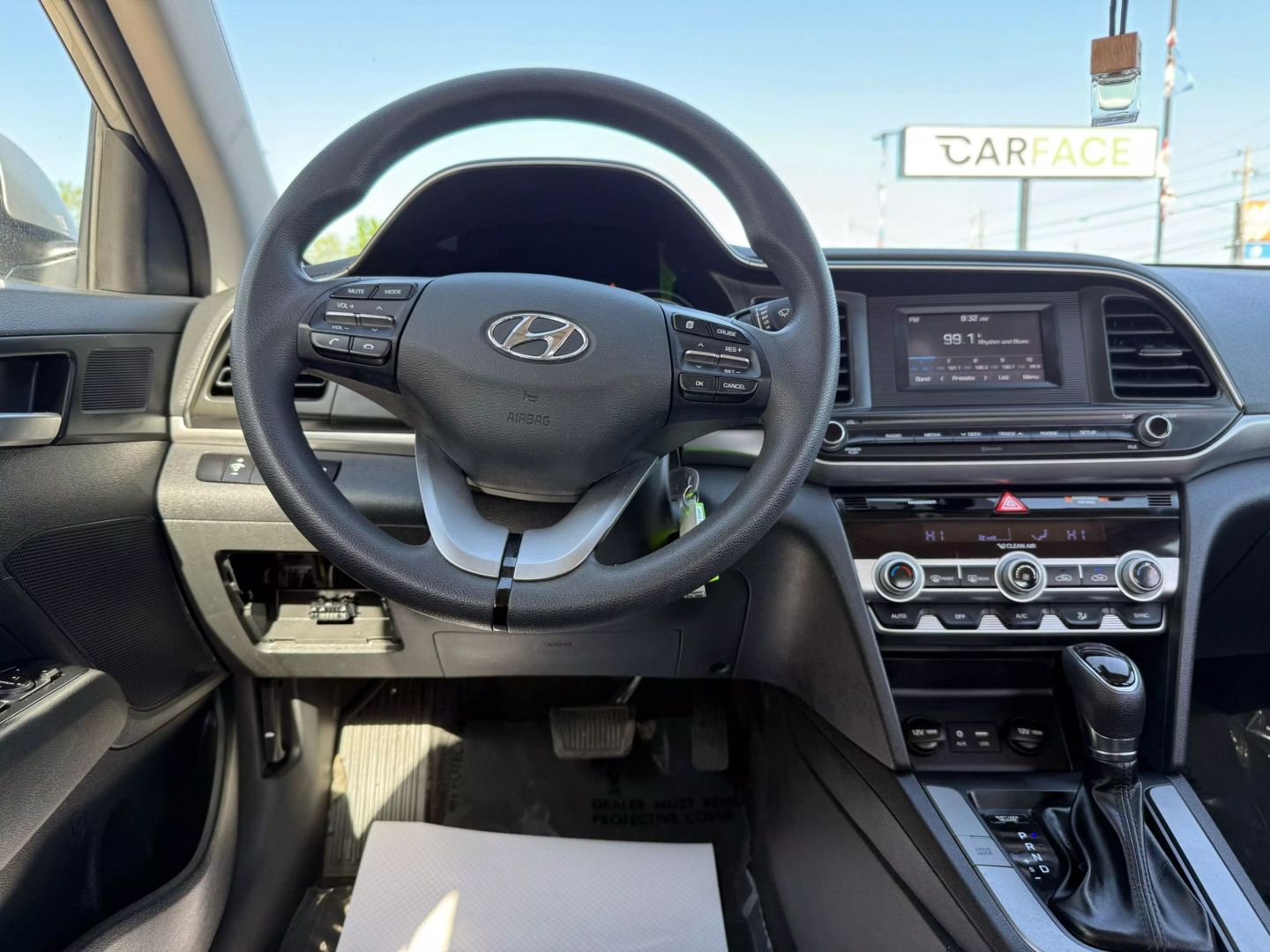 2020 Hyundai Elantra - Image 26