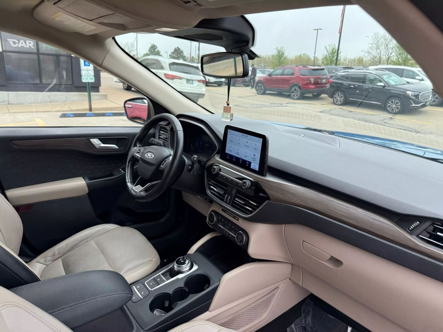 2020 Ford Escape - Image 26