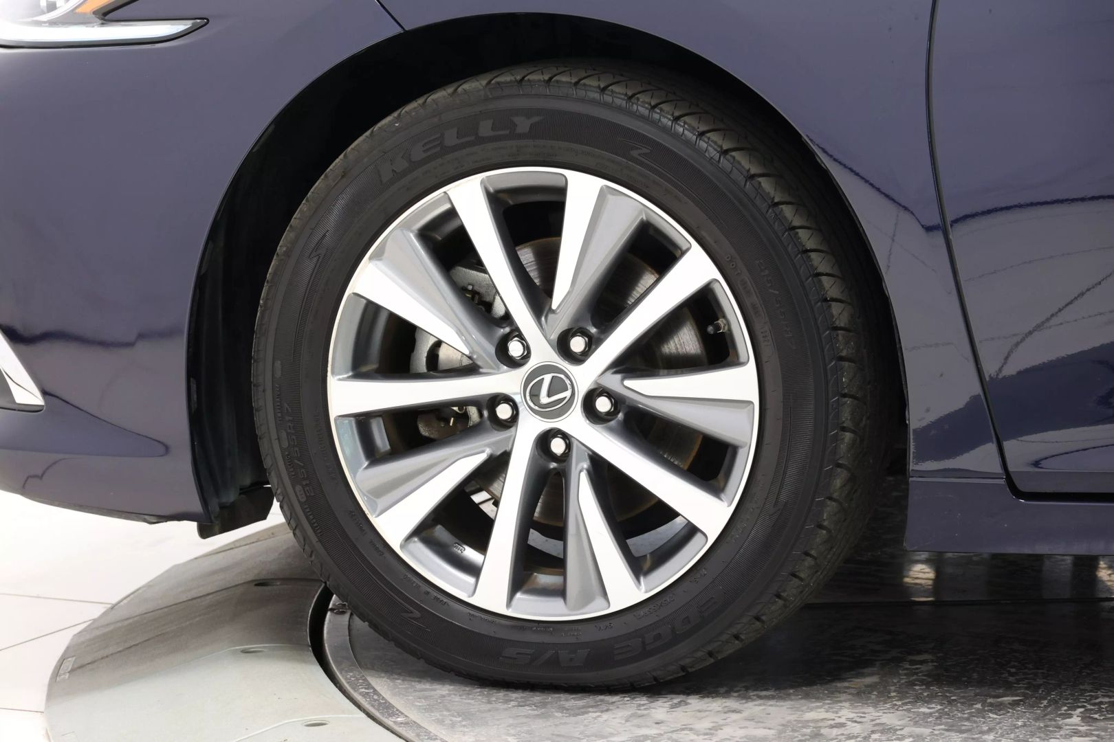 2020 Lexus Es - Image 97