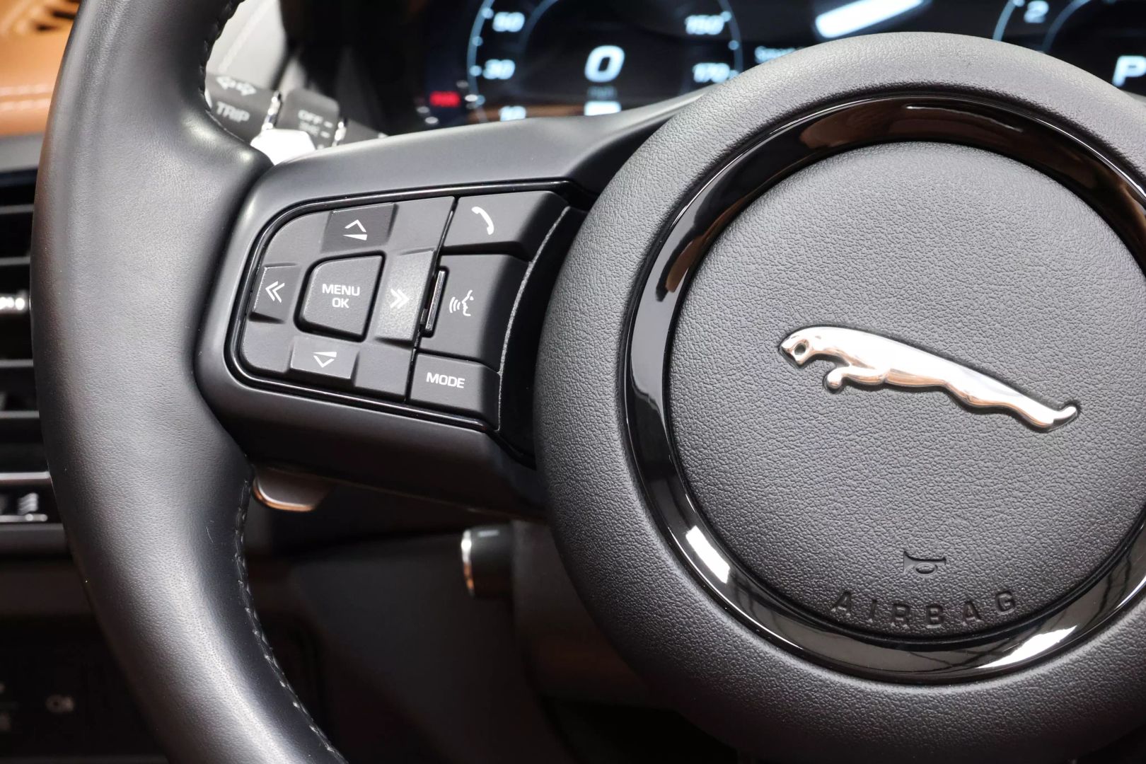 2024 Jaguar F-type - Image 23
