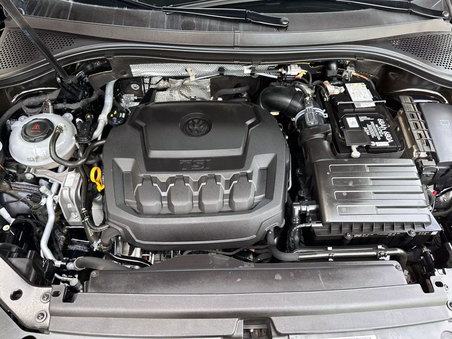 2020 Volkswagen Tiguan - Image 34