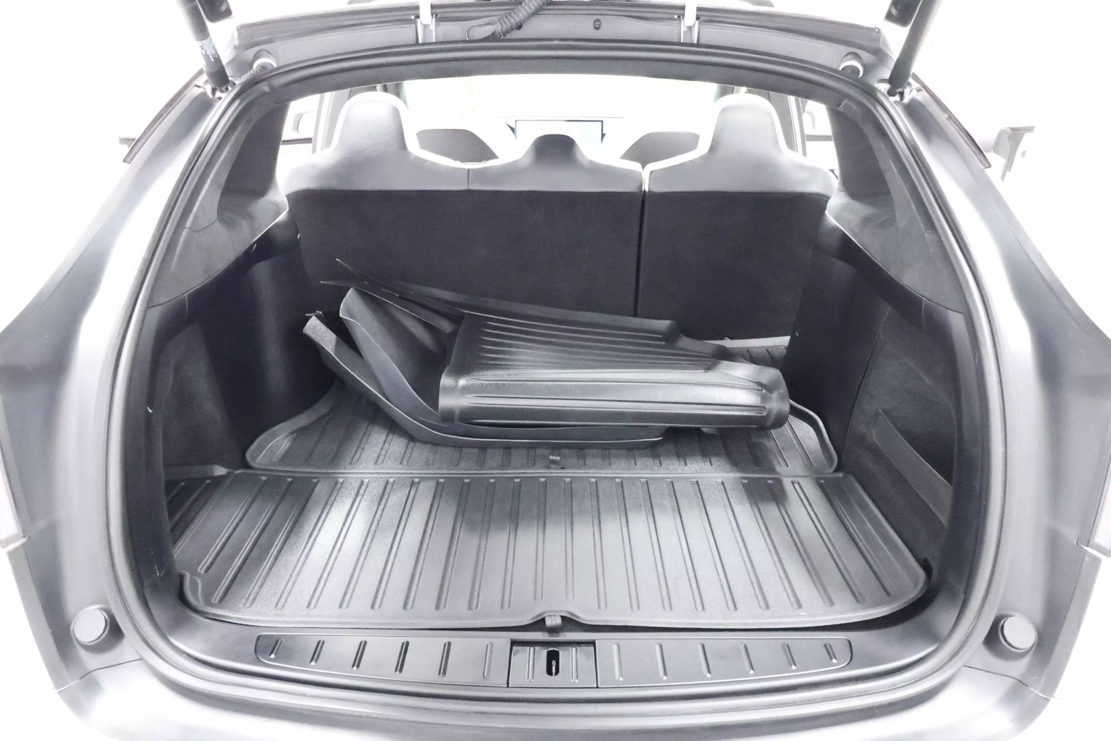 2023 Tesla Model X - Image 58
