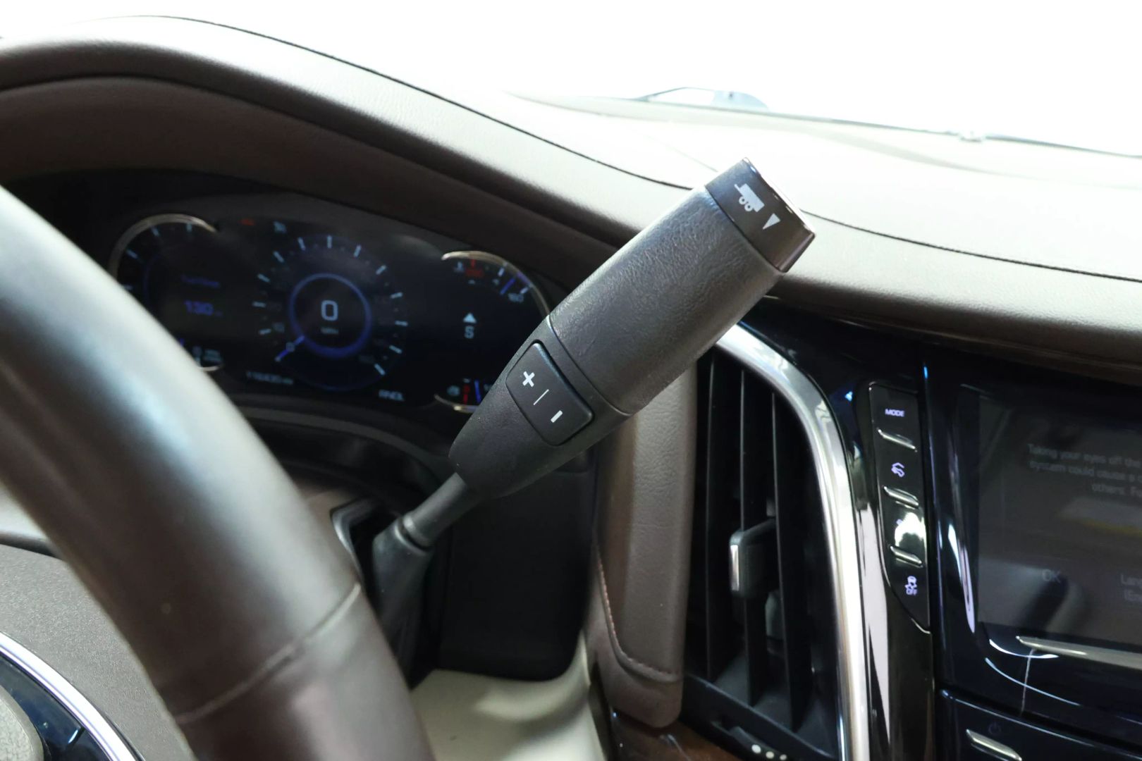 2017 Cadillac Escalade - Image 28