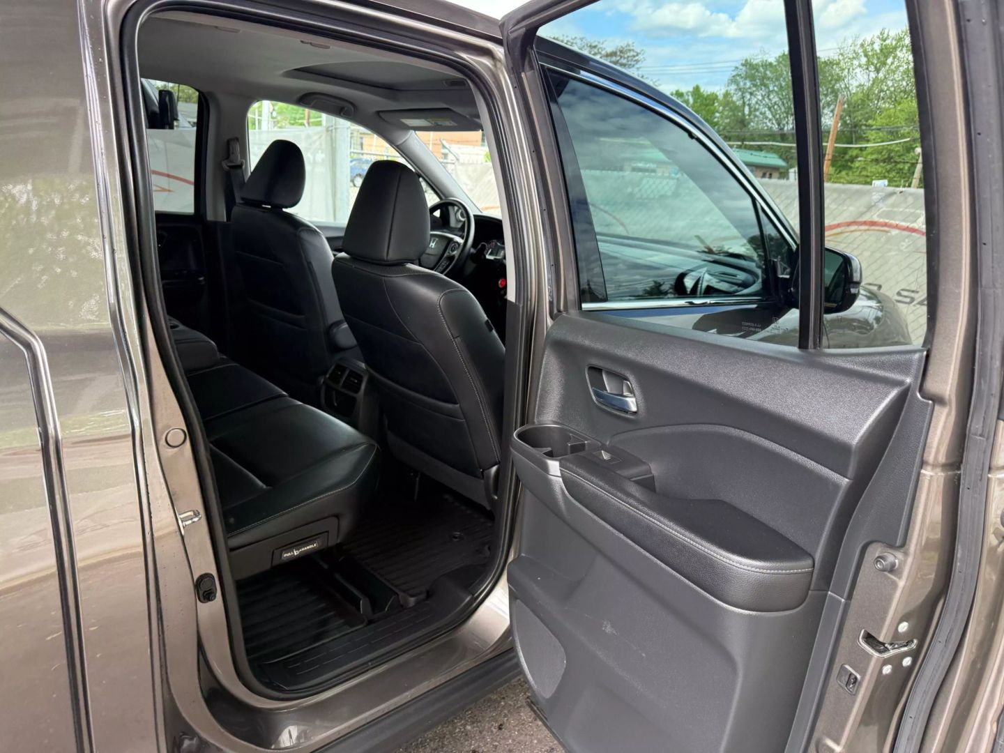 2020 Honda Ridgeline - Image 21