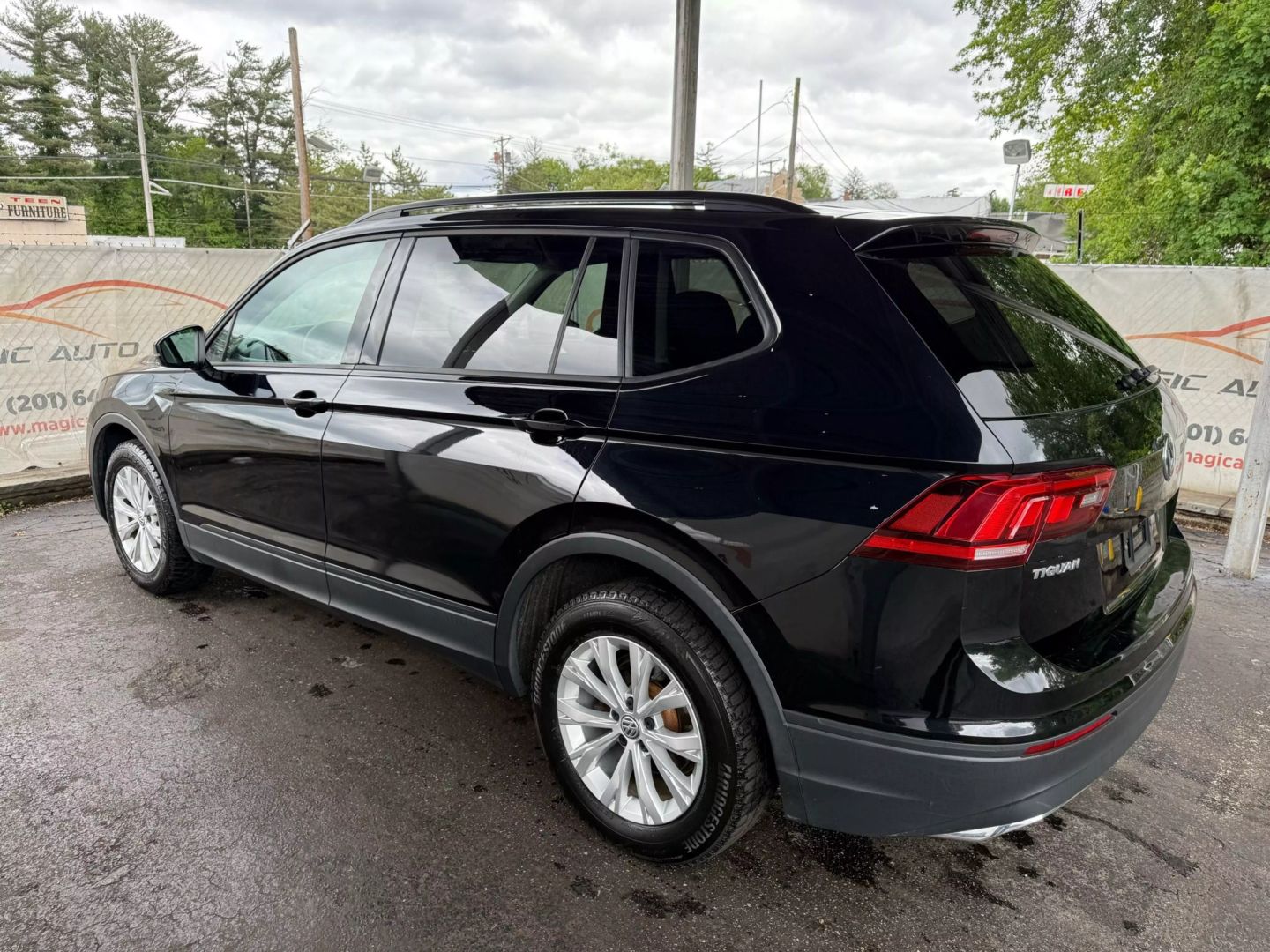 2018 Volkswagen Tiguan - Image 13