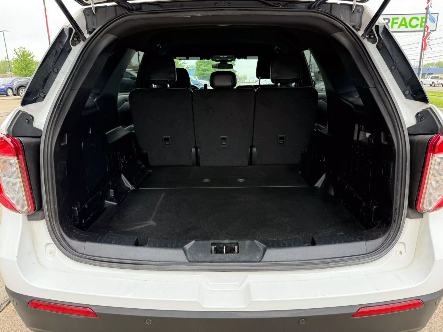 2021 Ford Explorer - Image 15