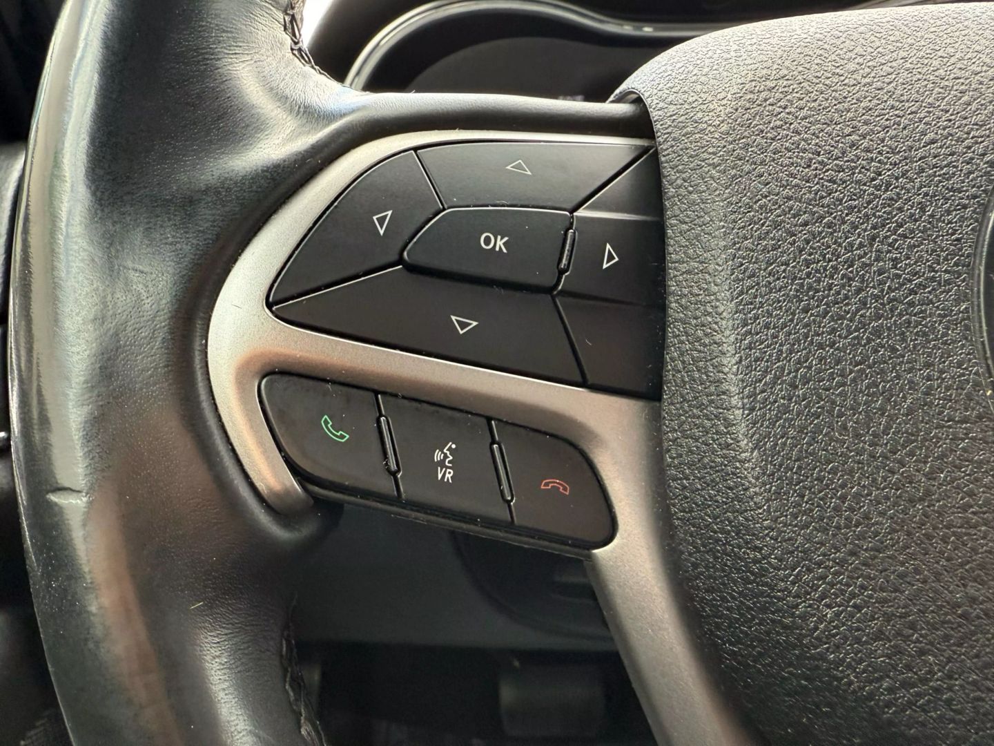 2018 Jeep Grand Cherokee - Image 34