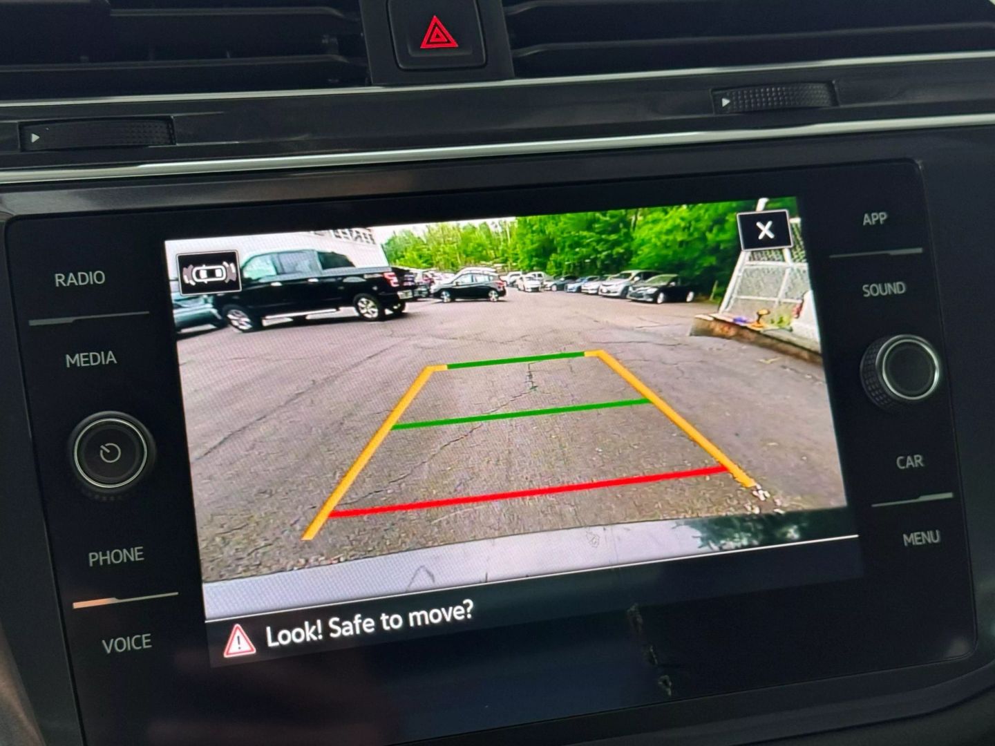 2021 Volkswagen Tiguan - Image 39