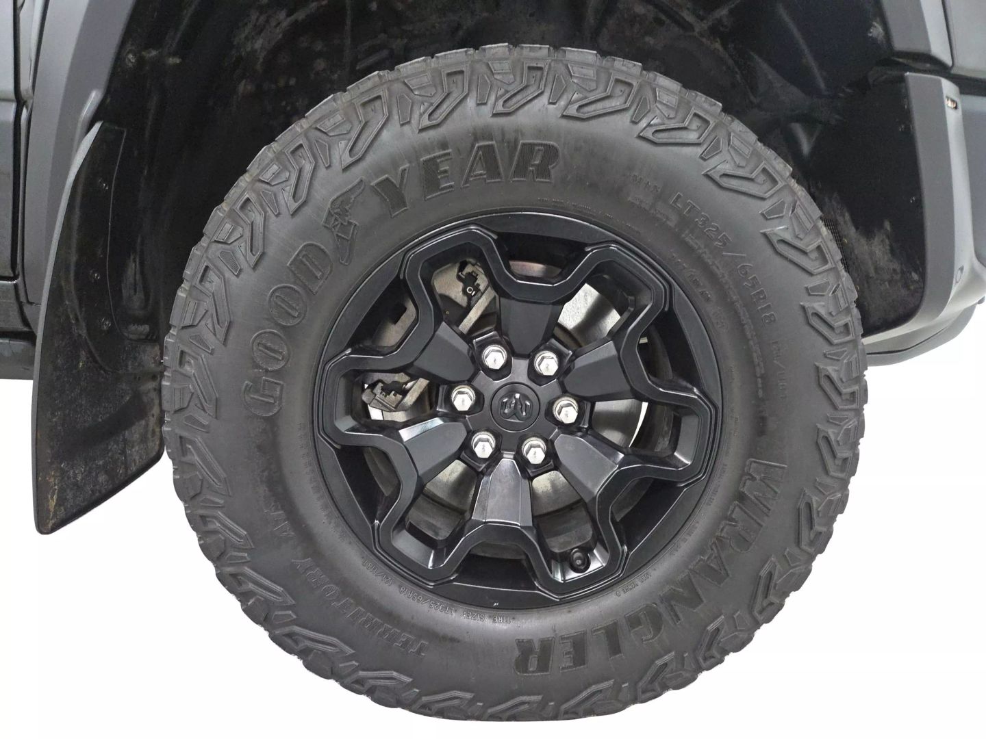 2021 Ram 1500 Crew Cab - Image 24