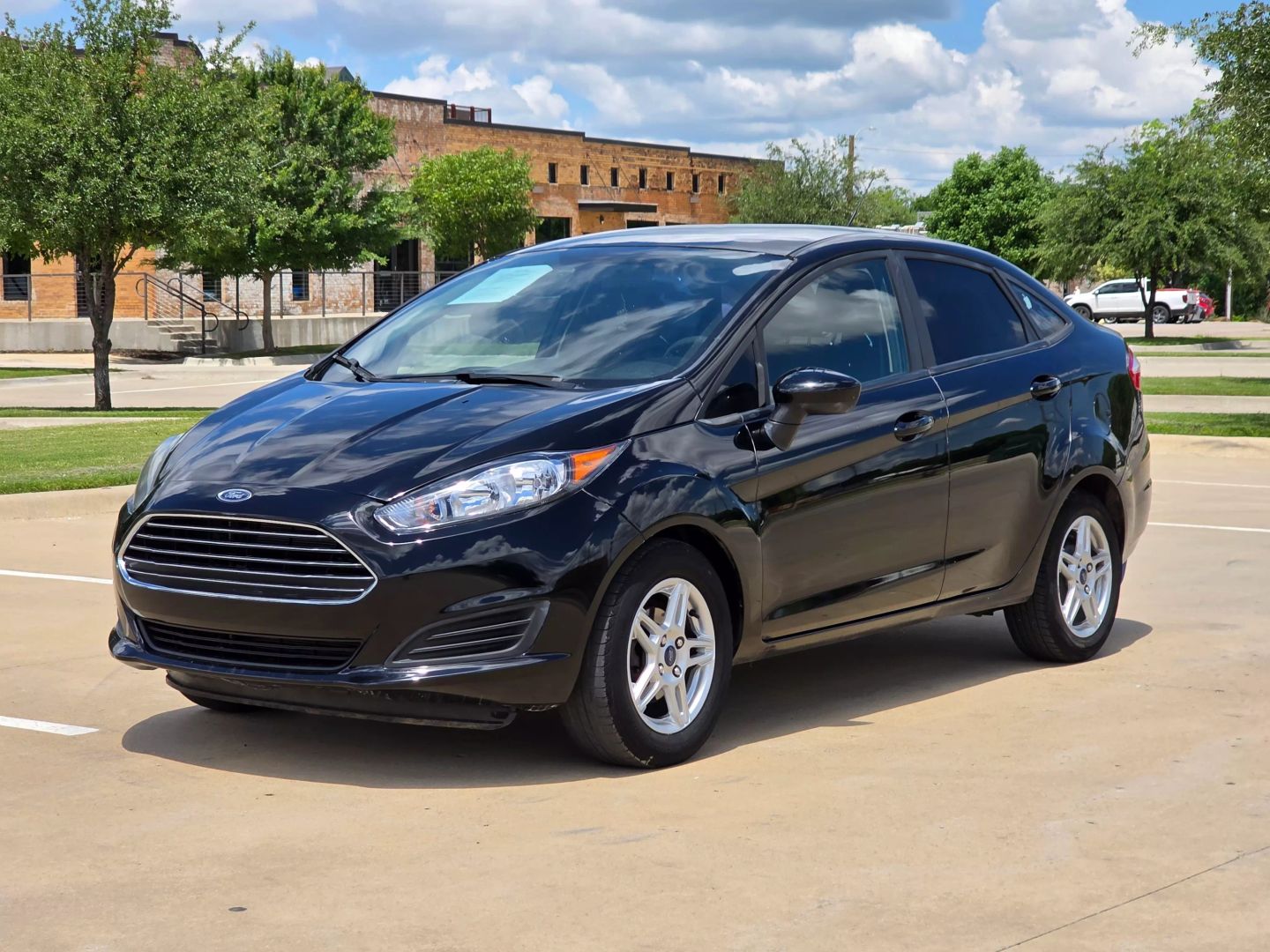 Used 2019 Ford Fiesta SE with VIN 3FADP4BJ1KM153146 for sale in Denton, TX