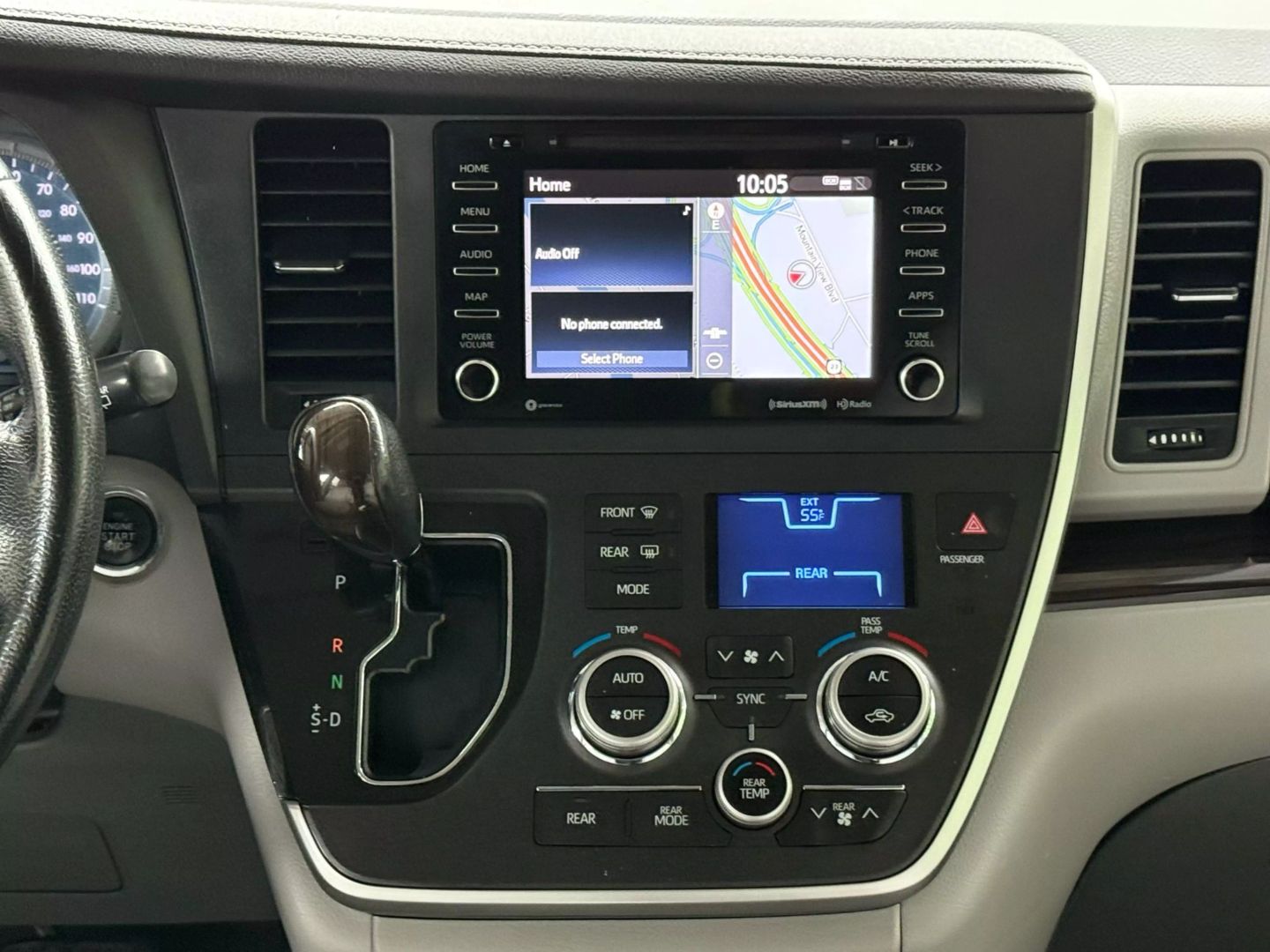 2020 Toyota Sienna - Image 27