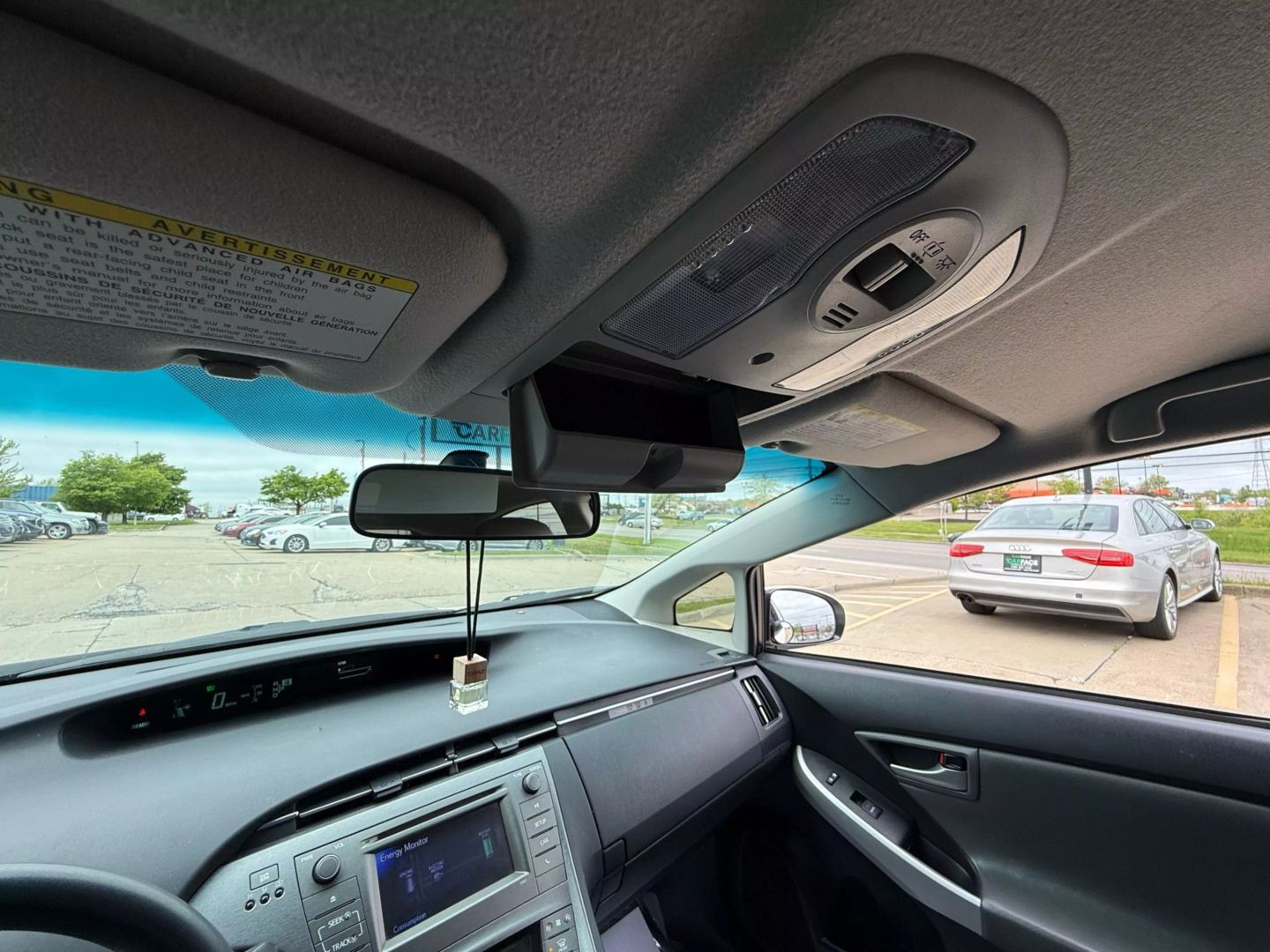 2015 Toyota Prius - Image 41