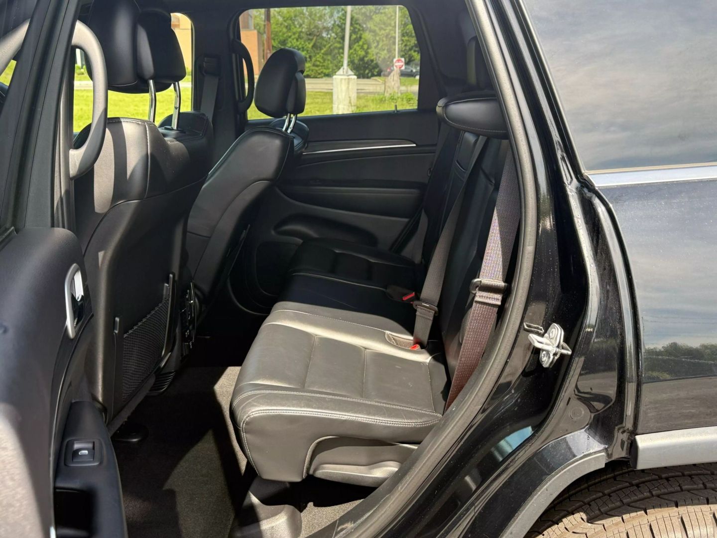 2019 Jeep Grand Cherokee - Image 18