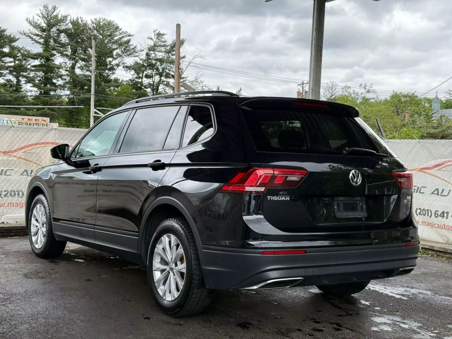 2018 Volkswagen Tiguan - Image 9