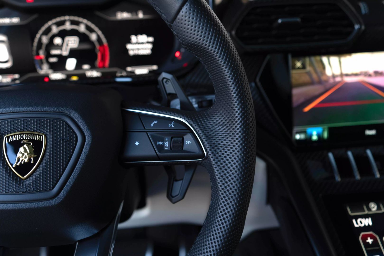 2024 Lamborghini Urus - Image 39