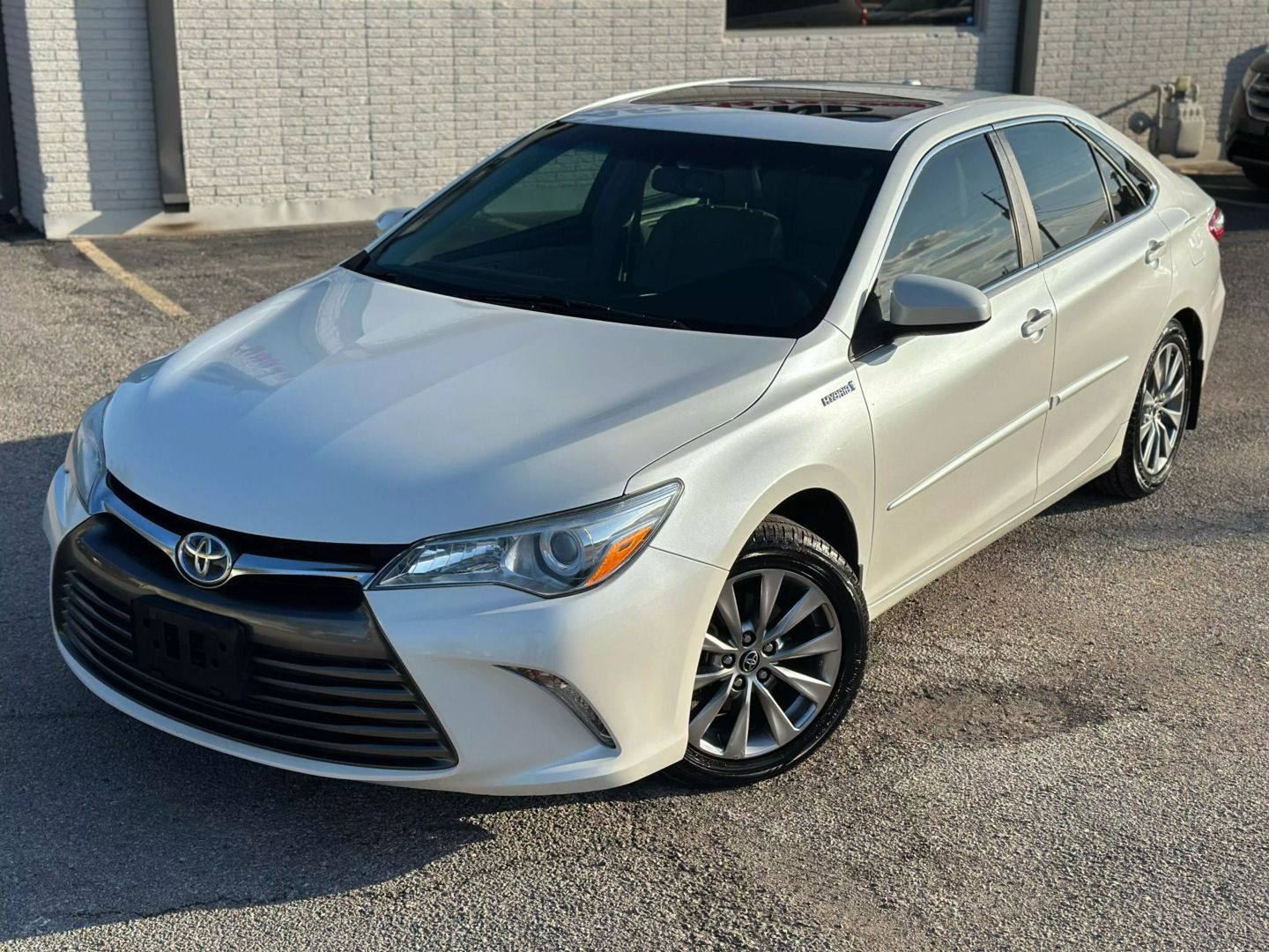 2015 Toyota Camry - Image 2