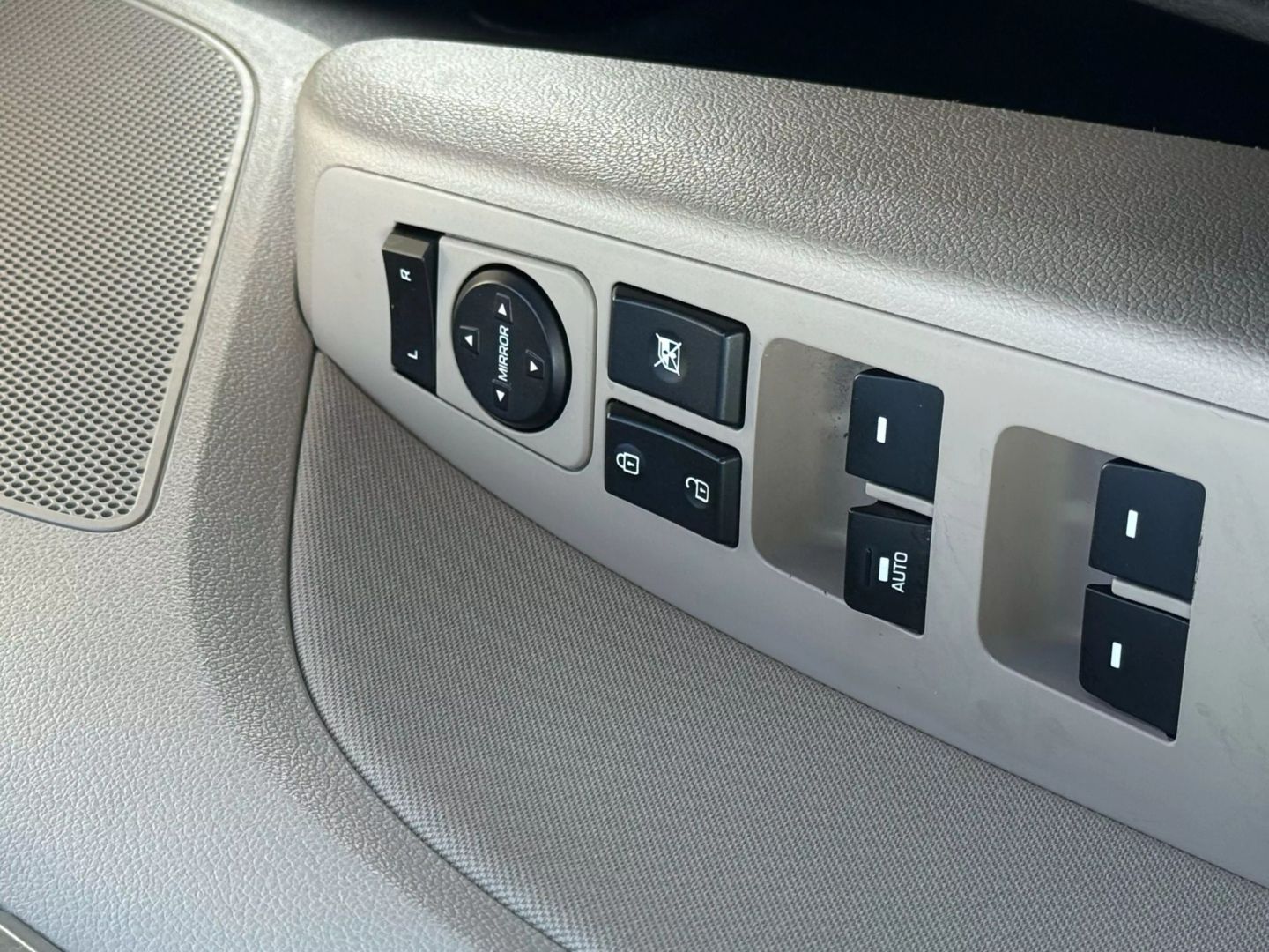 2018 Hyundai Elantra - Image 43