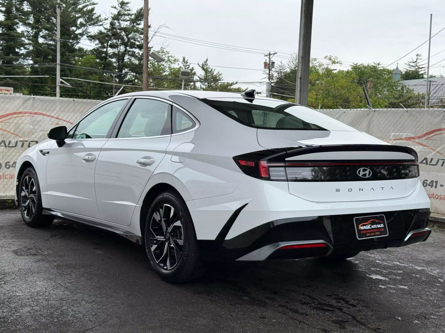2025 Hyundai Sonata - Image 9