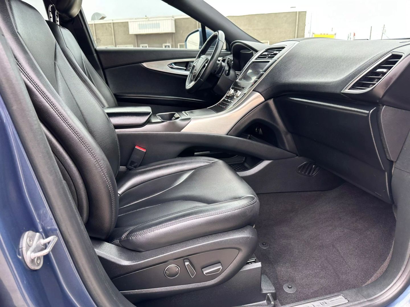 2019 Lincoln Nautilus - Image 21