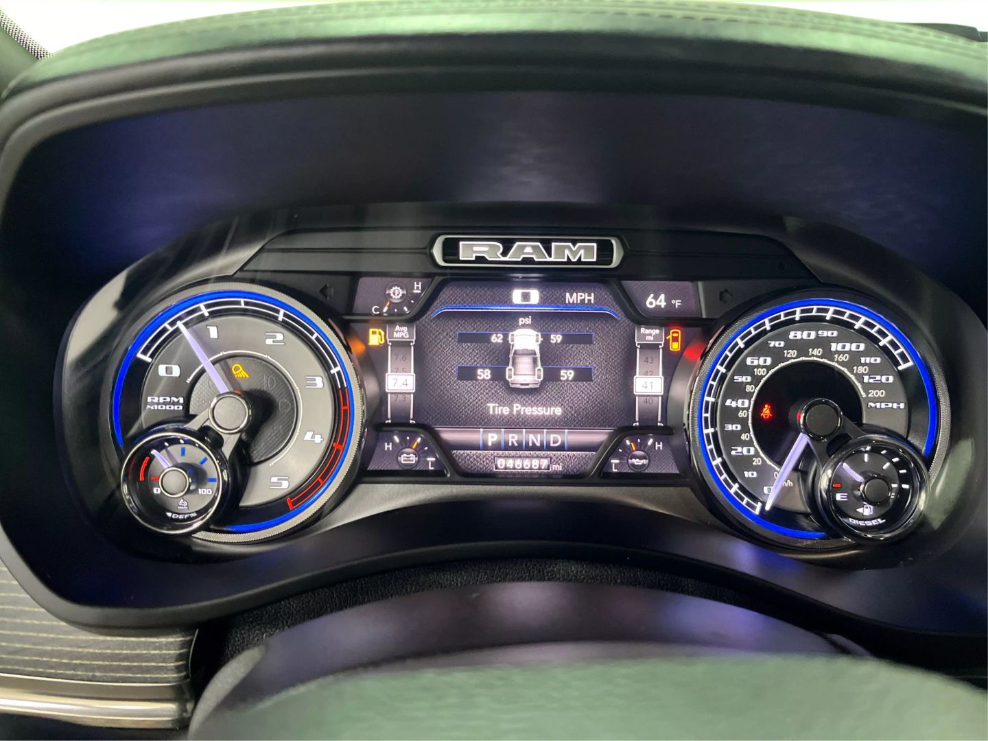 2020 Ram 3500 Crew Cab - Image 17