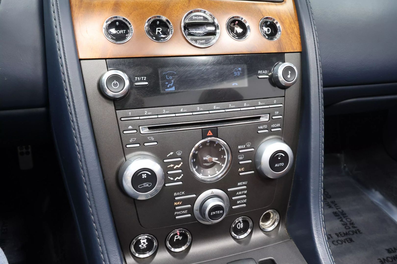 2014 Aston Martin Vantage - Image 30