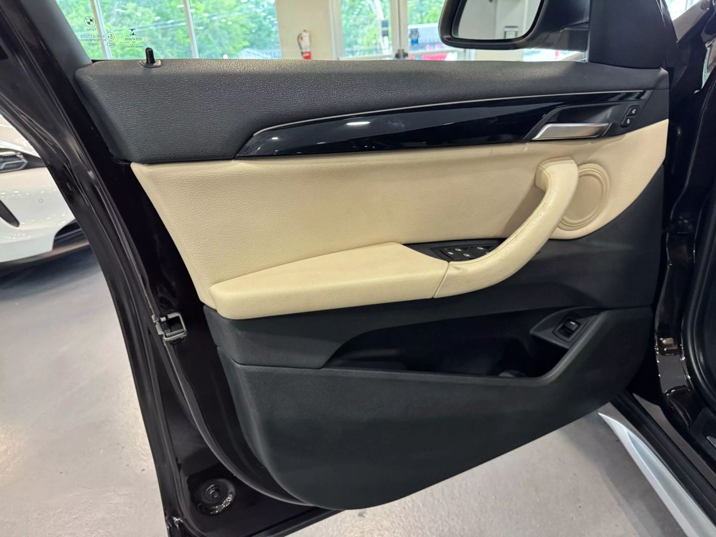 2016 Bmw X1 Xdrive28i Sport Utility 4d - Image 24
