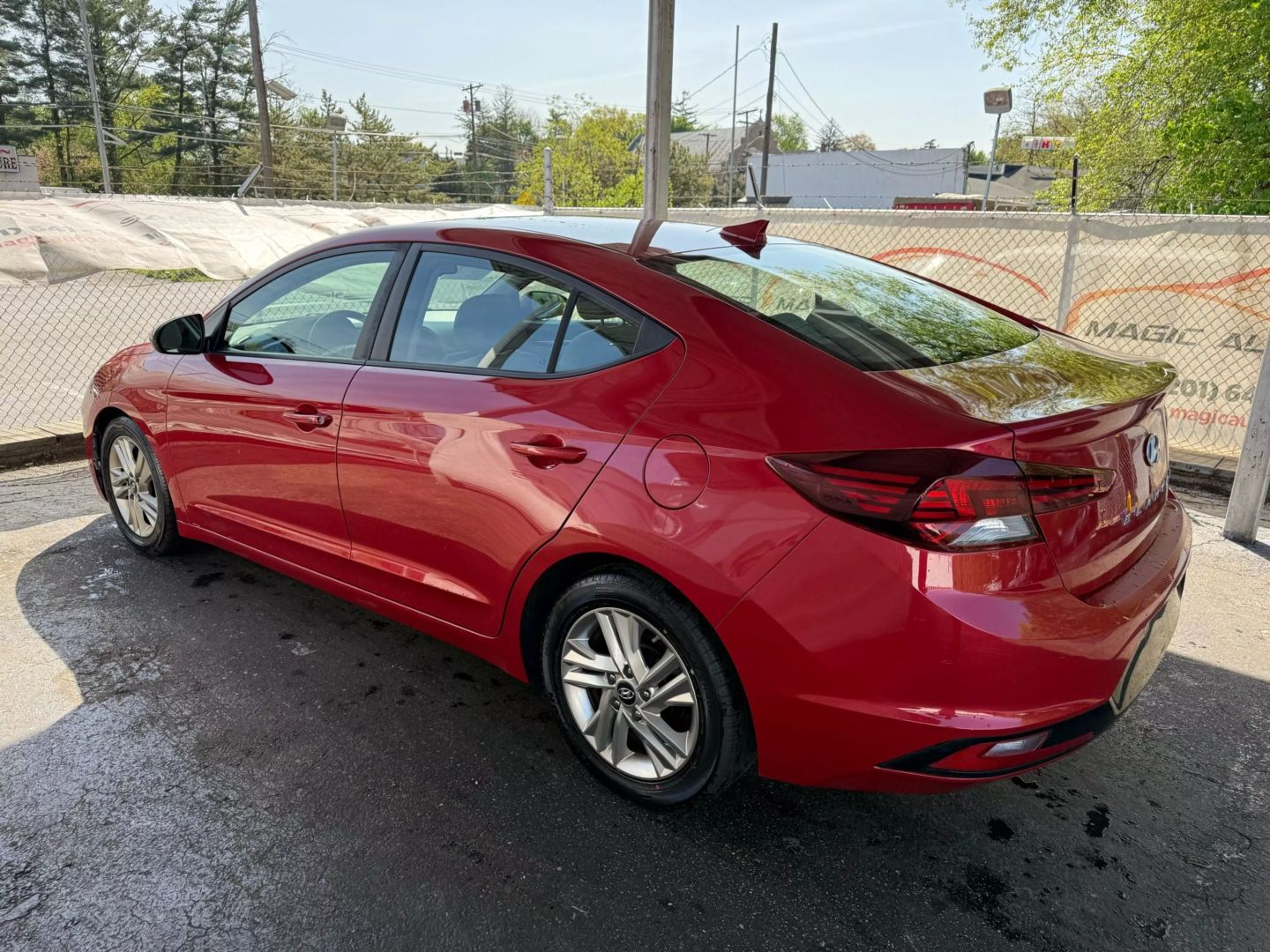2019 Hyundai Elantra - Image 13