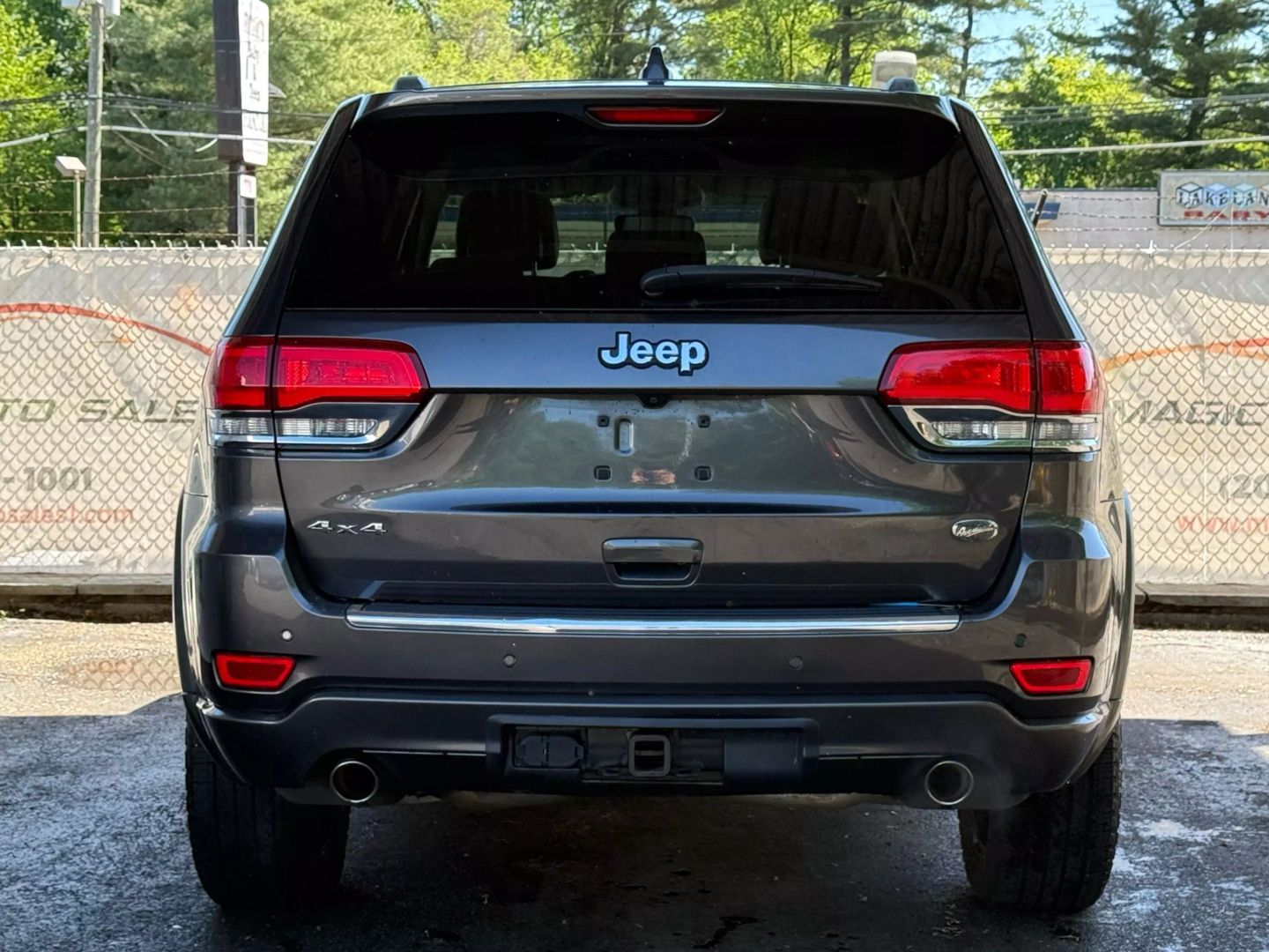 2018 Jeep Grand Cherokee - Image 10