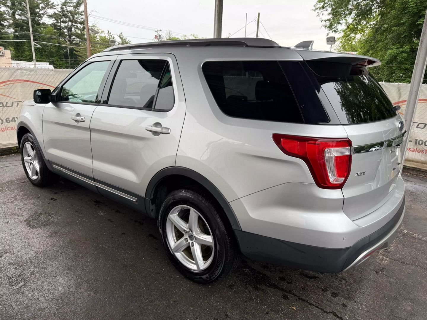 2016 Ford Explorer - Image 12