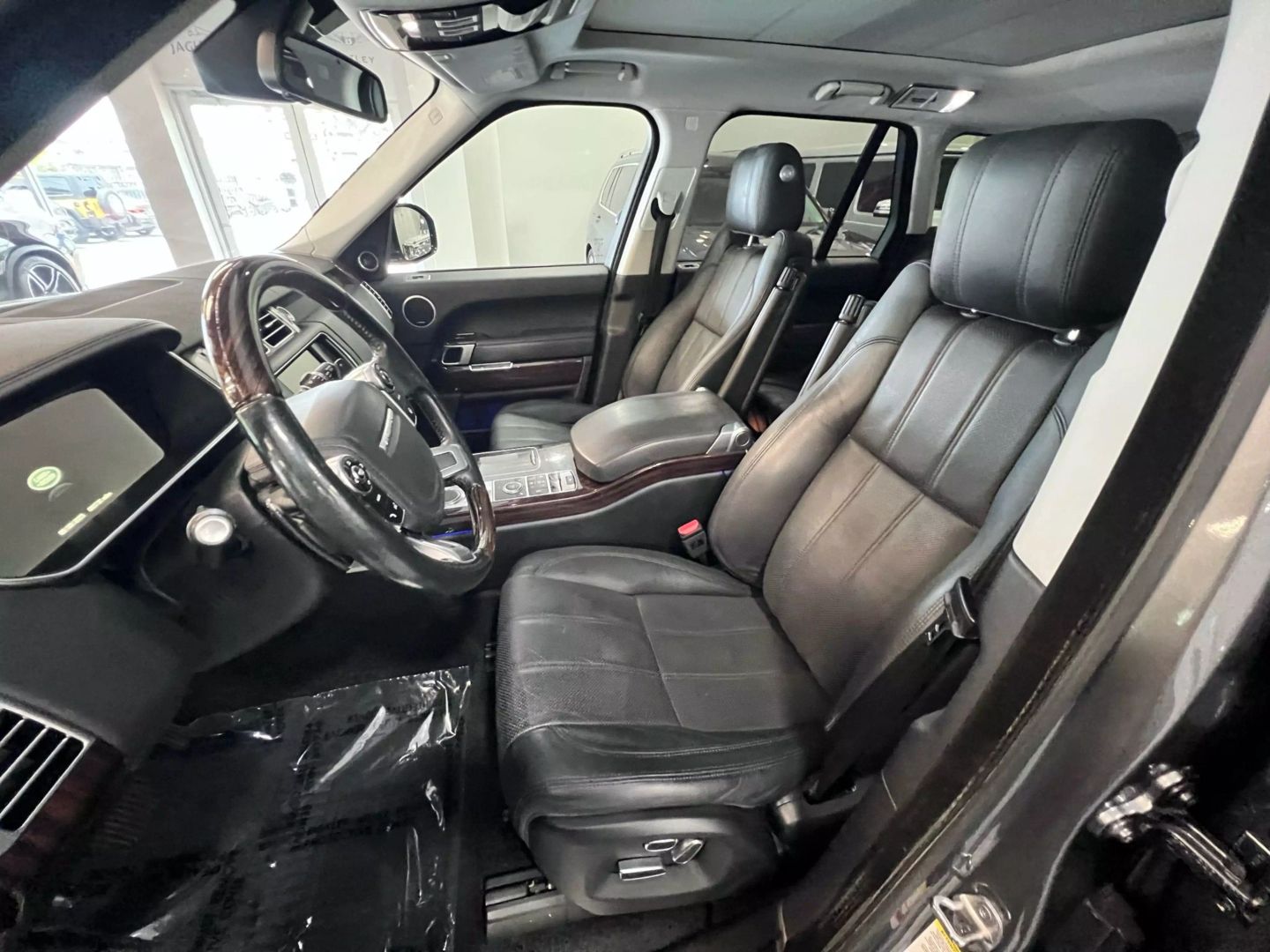 2015 Land Rover Range Rover Hse Sport Utility 4d - Image 9