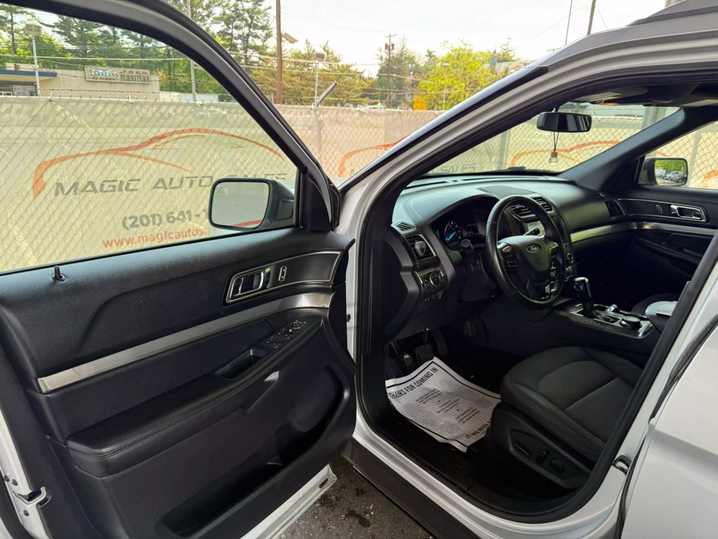 2019 Ford Explorer - Image 14