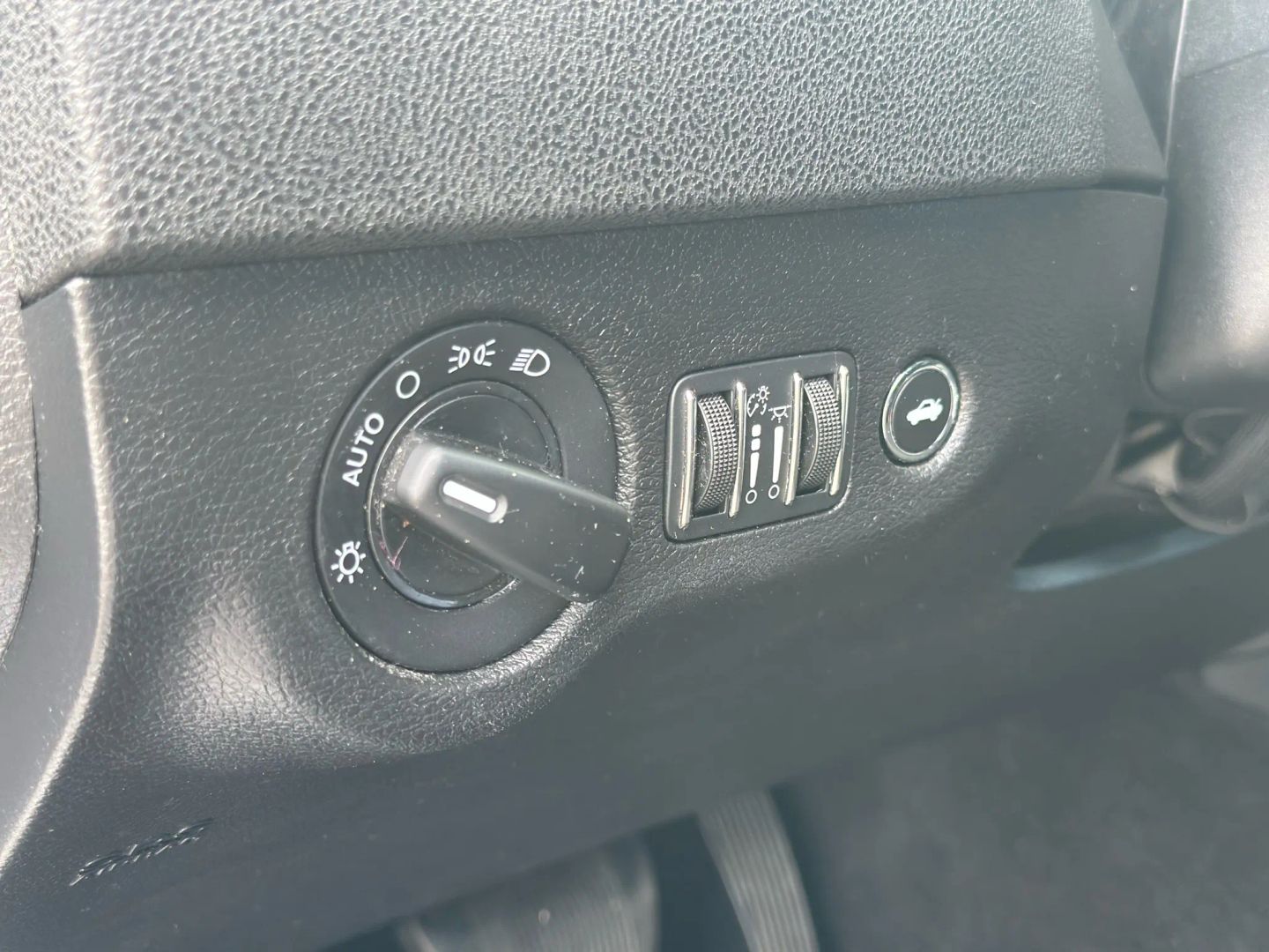 2023 DODGE CHARGER SEDAN V6, 3.6 LITER SXT SEDAN 4D