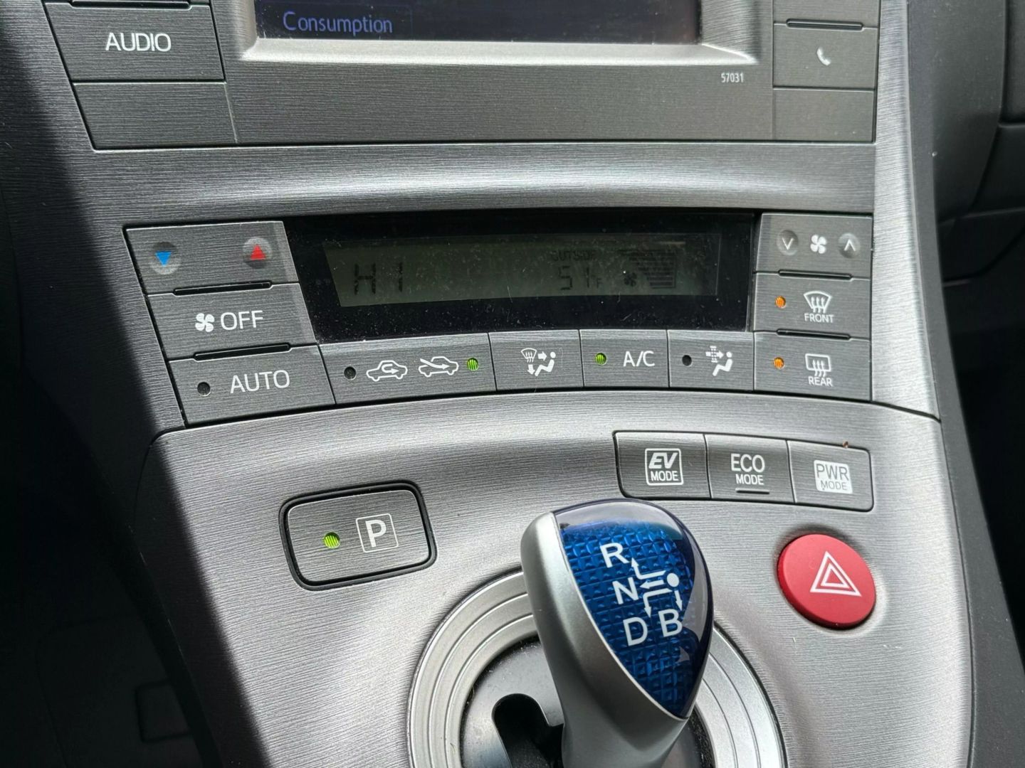 2015 Toyota Prius - Image 36