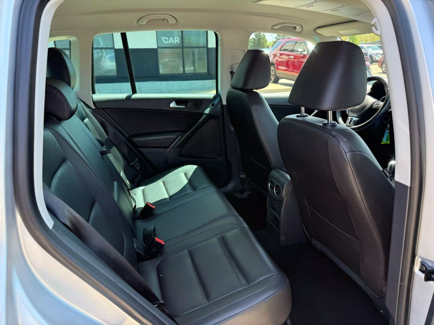 2013 Volkswagen Tiguan - Image 22