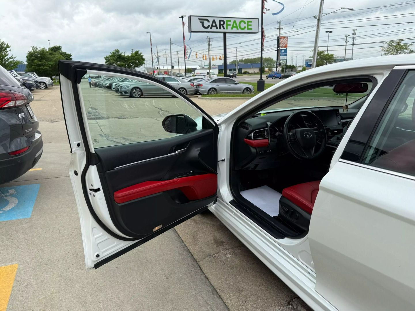 2022 Toyota Camry - Image 16