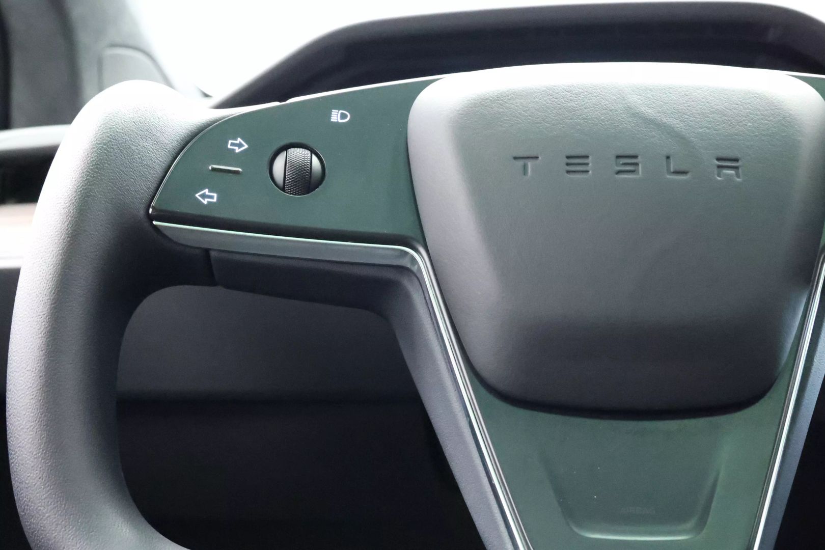 2022 Tesla Model X - Image 21