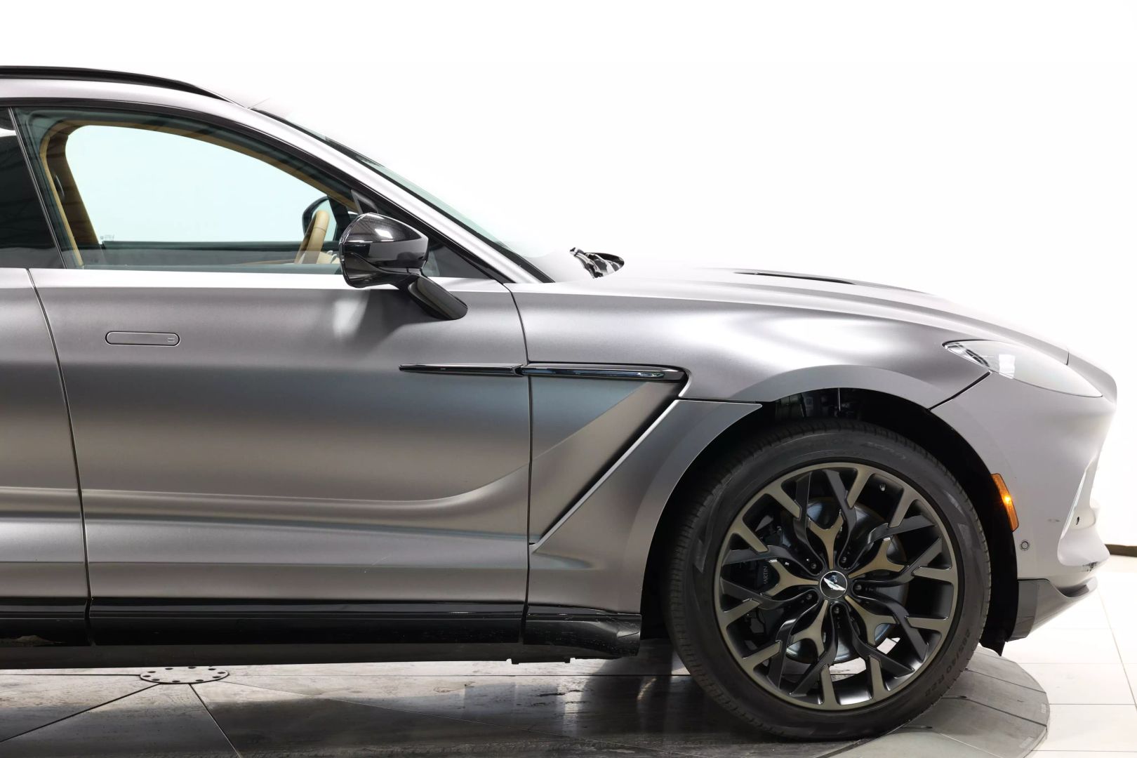 2021 Aston Martin Dbx - Image 77
