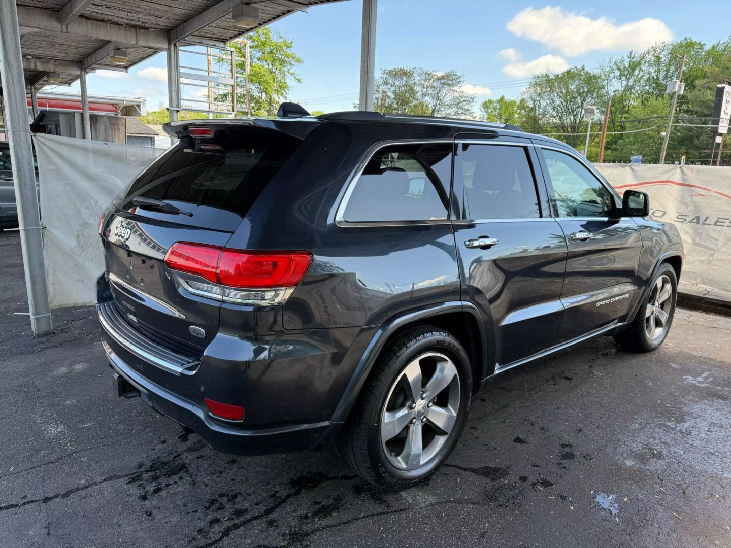 2015 Jeep Grand Cherokee - Image 12
