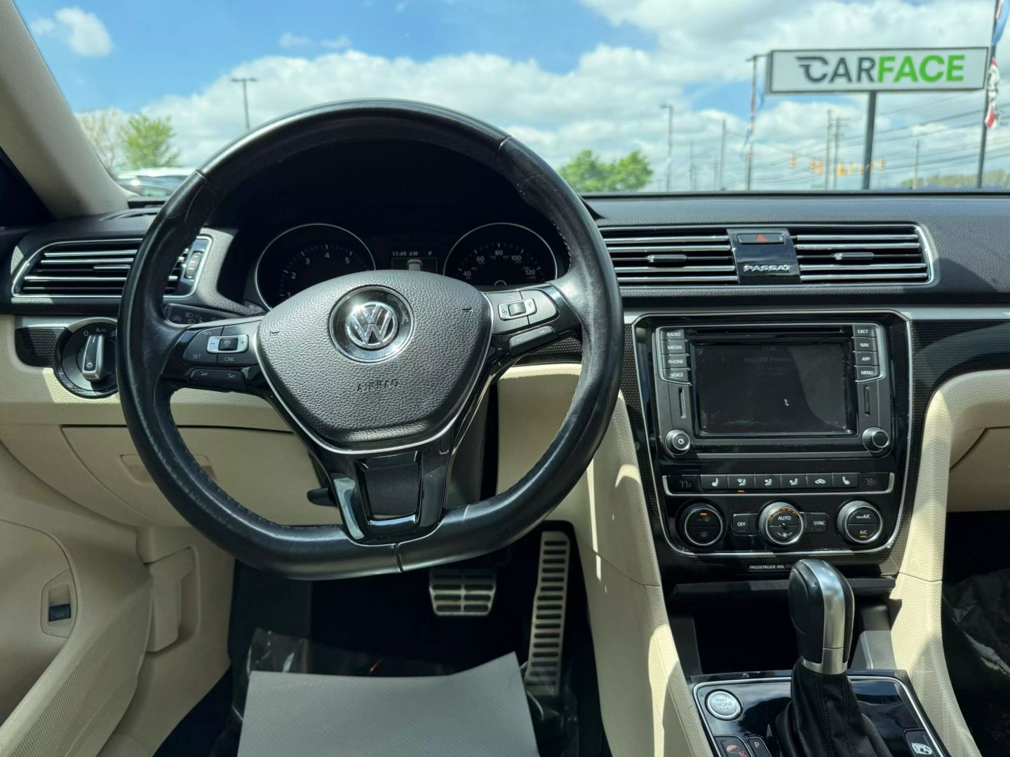 2019 Volkswagen Passat - Image 26