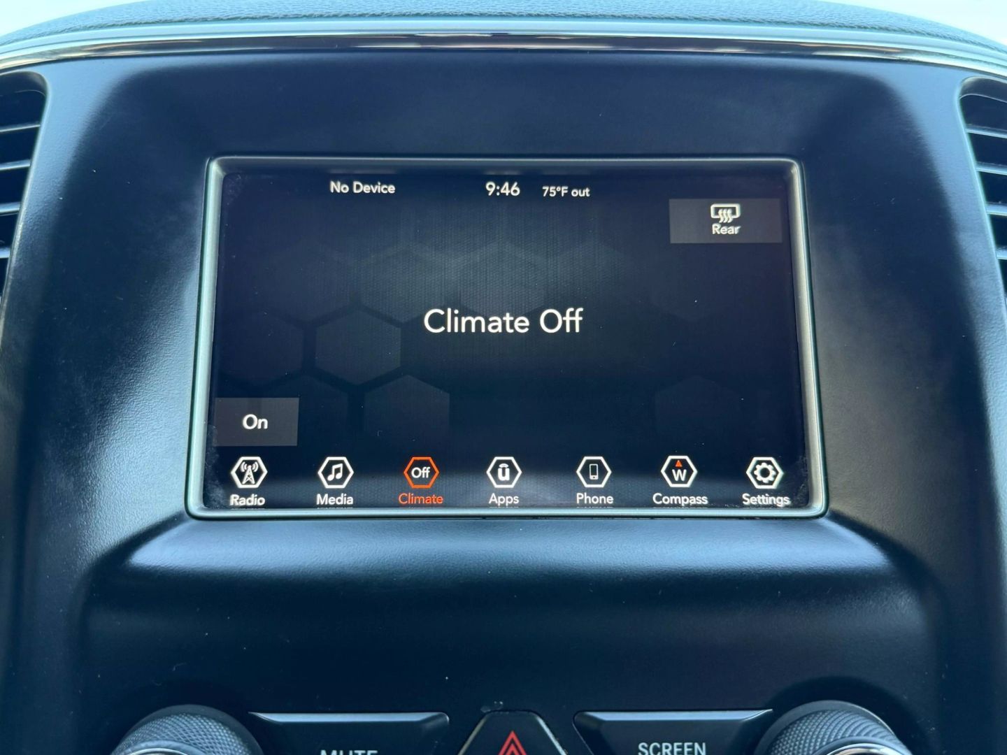 2019 Jeep Grand Cherokee - Image 33