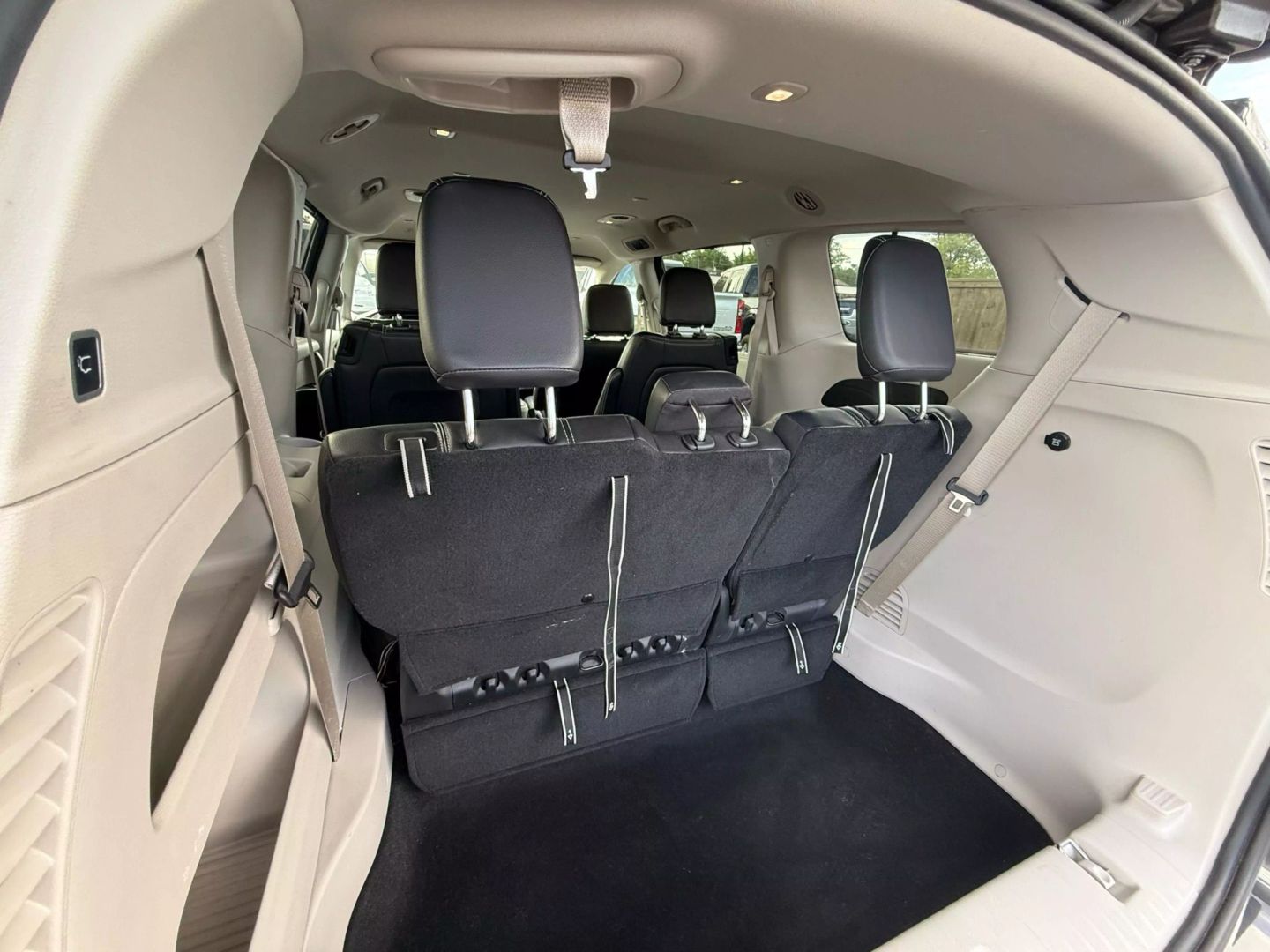 2022 Chrysler Pacifica - Image 14