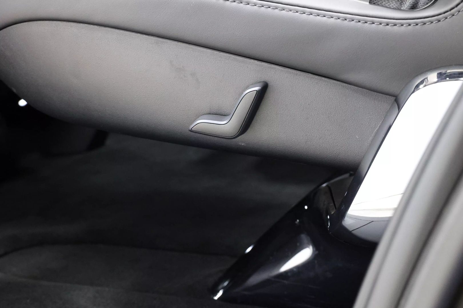 2022 Tesla Model X - Image 42