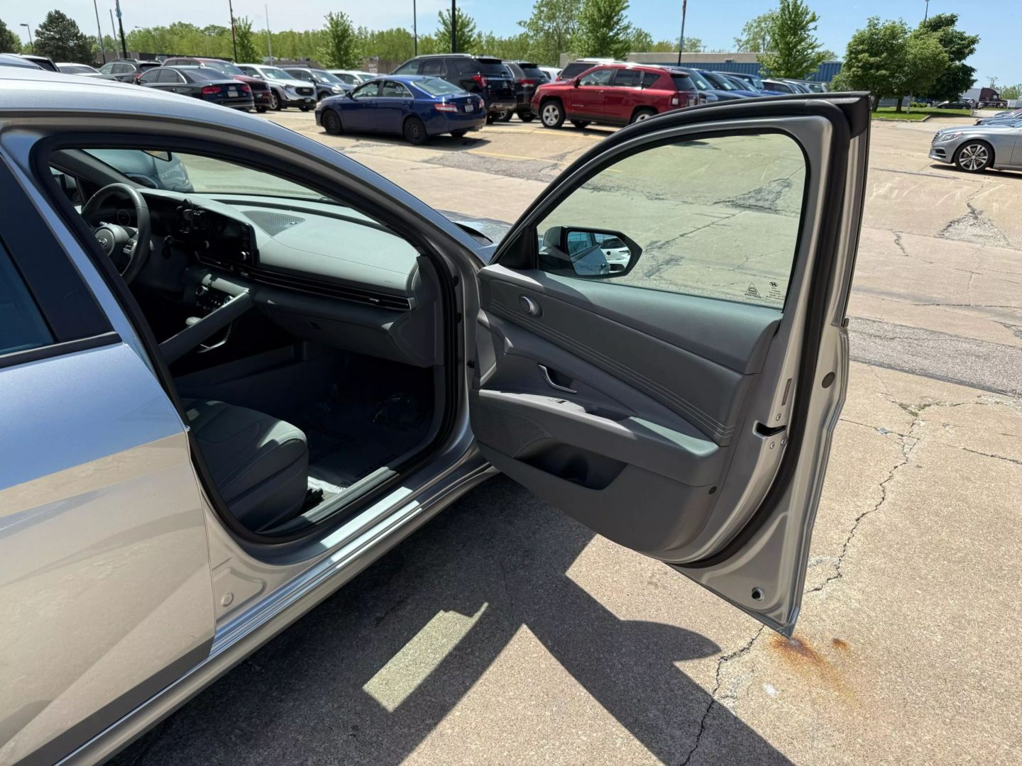 2021 Hyundai Elantra - Image 22