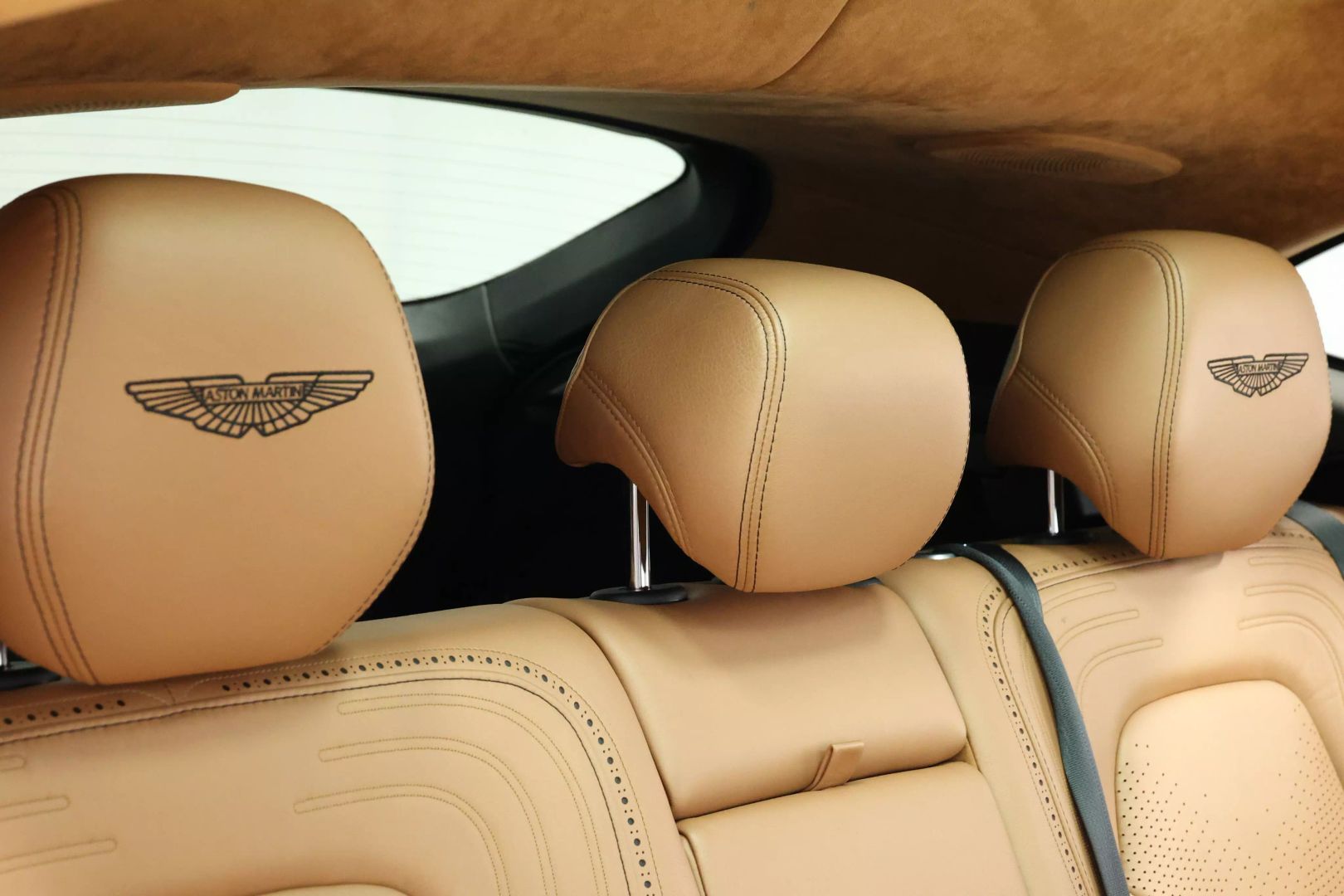 2021 Aston Martin Dbx - Image 84