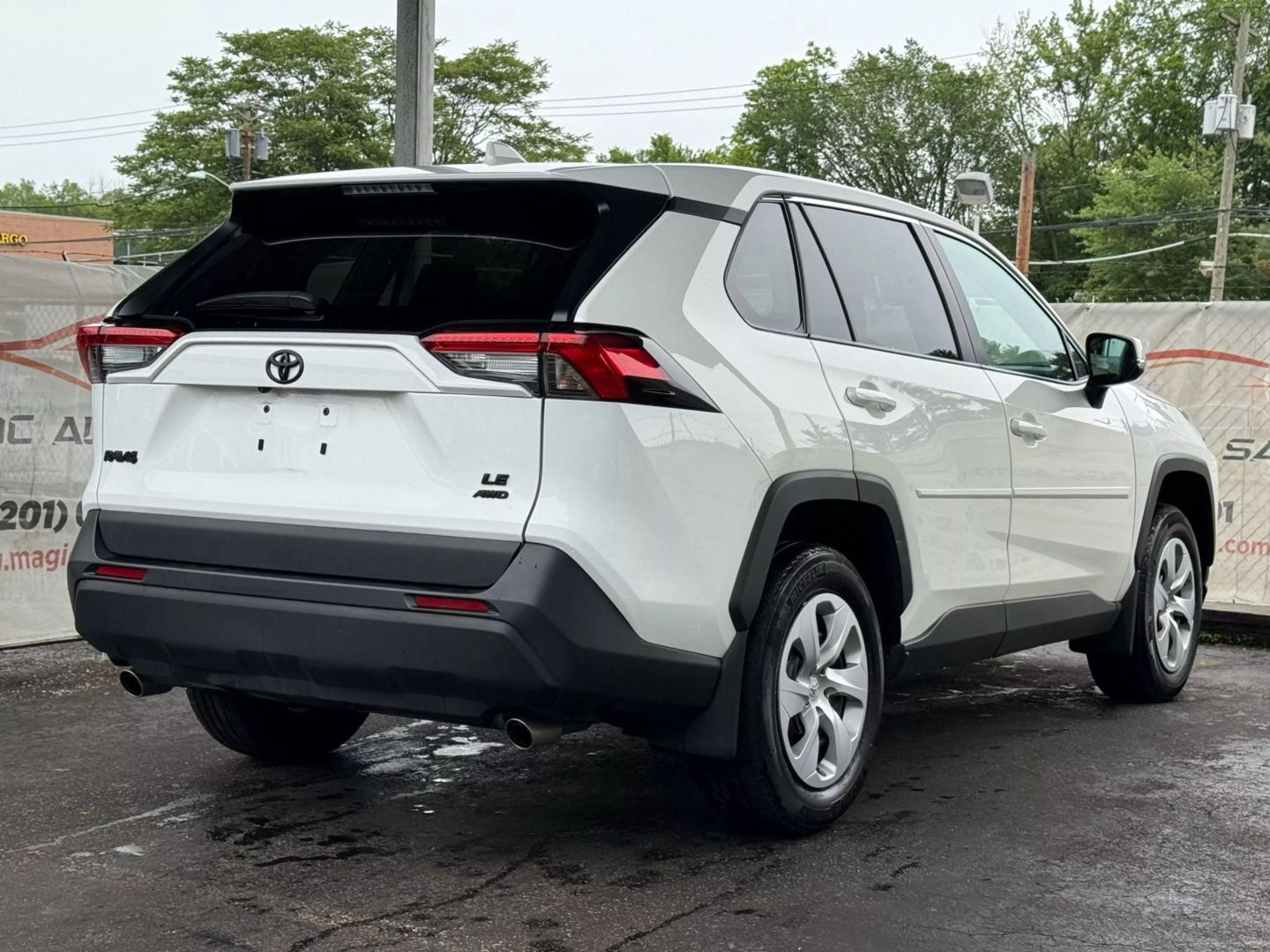 2024 Toyota Rav4 - Image 11